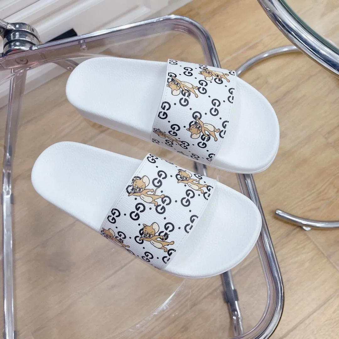 Gucci Women’s Jerry Print Slide Sandal White - Image 2