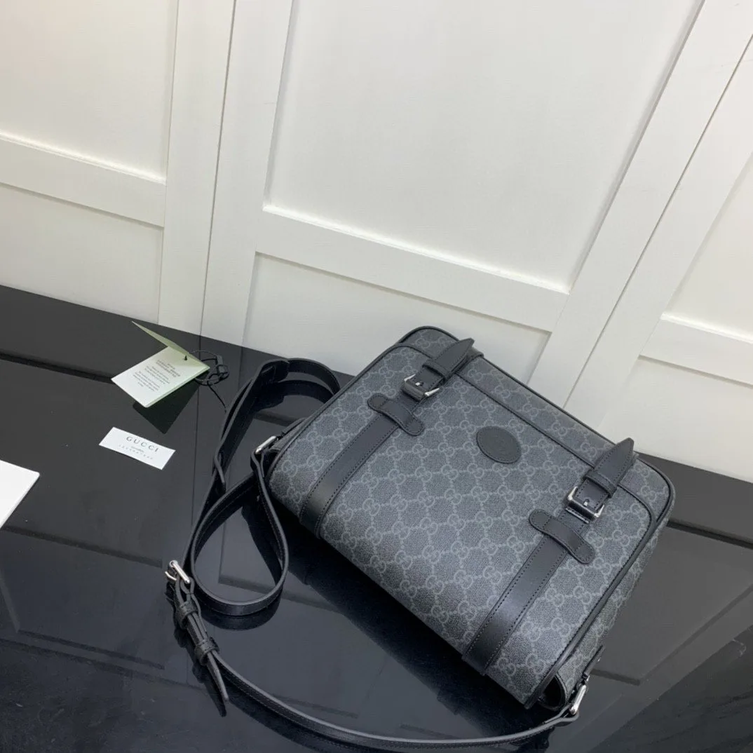 Alternative view of Gucci Messenger Bag Black / GG