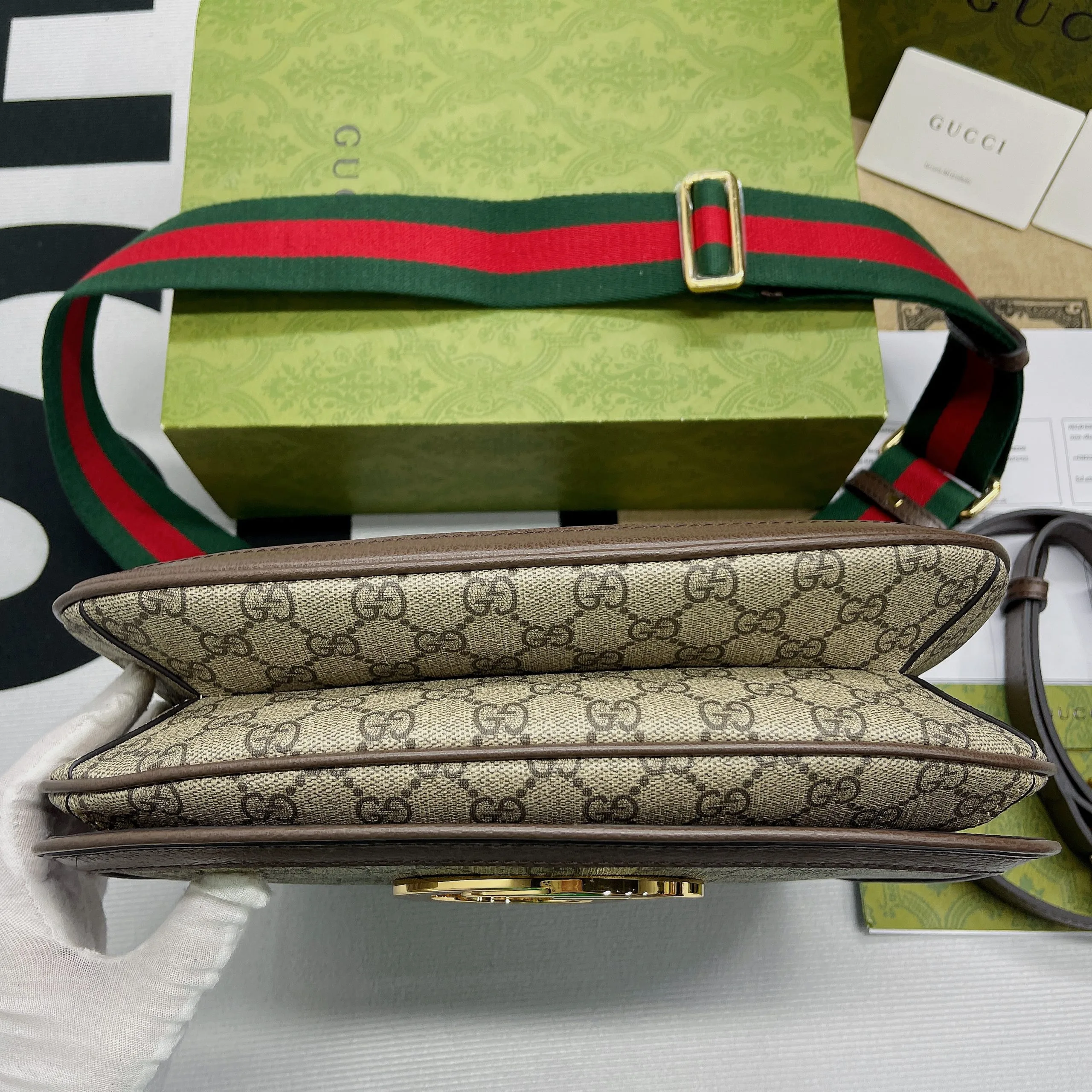 Gucci Blondie Medium Shoulder Bag / Beige/ Ebony GG Supreme Canvas Gold Hardware - Image 13