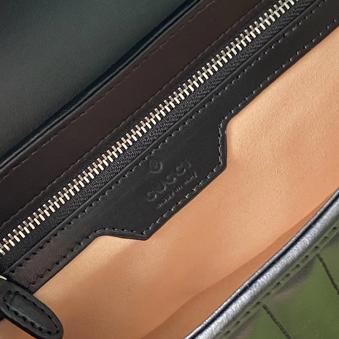 Gucci GG Marmont Small Shoulder Bag Black Matelassé / - Image 4