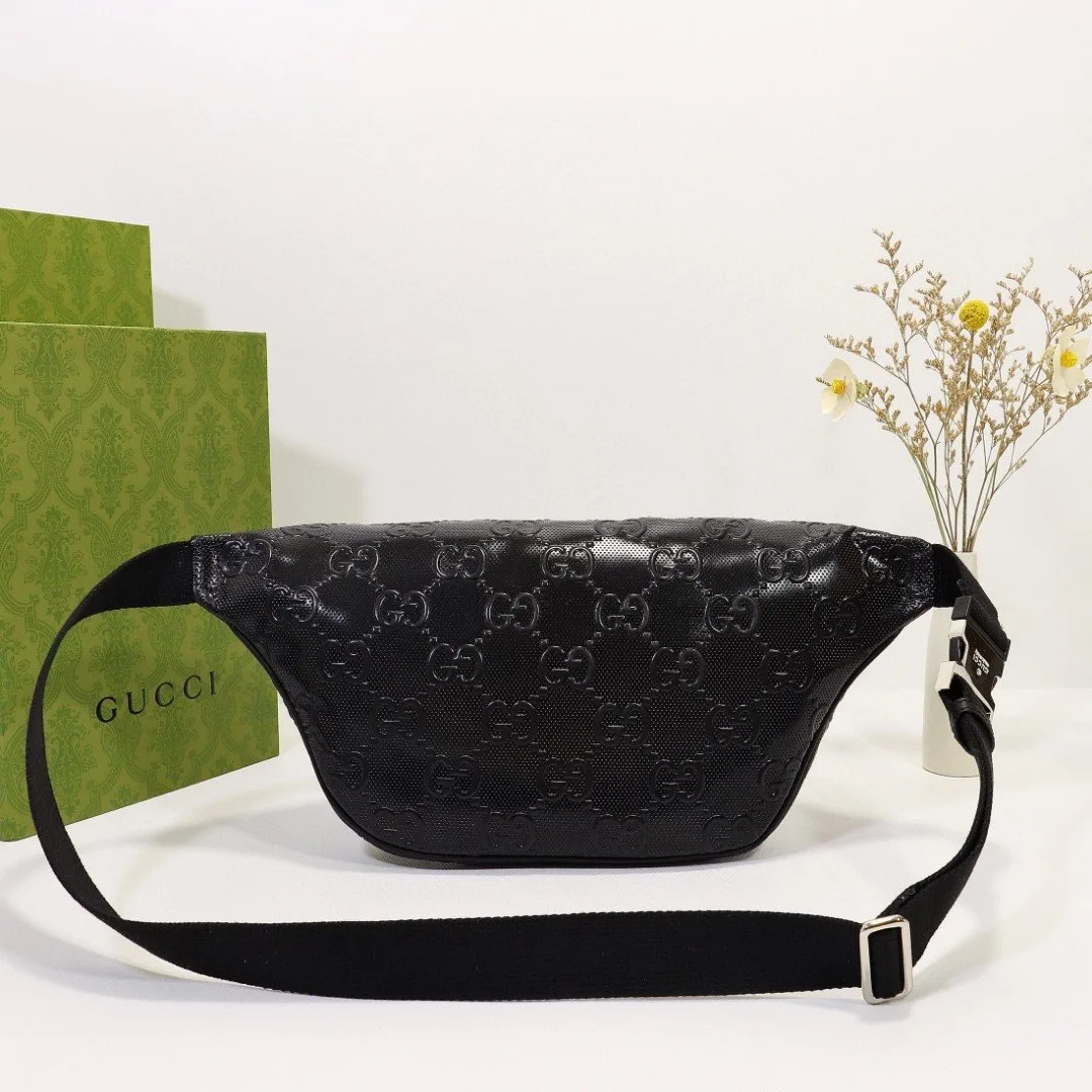 Gucci Embossed Belt Bag Black / - Image 4