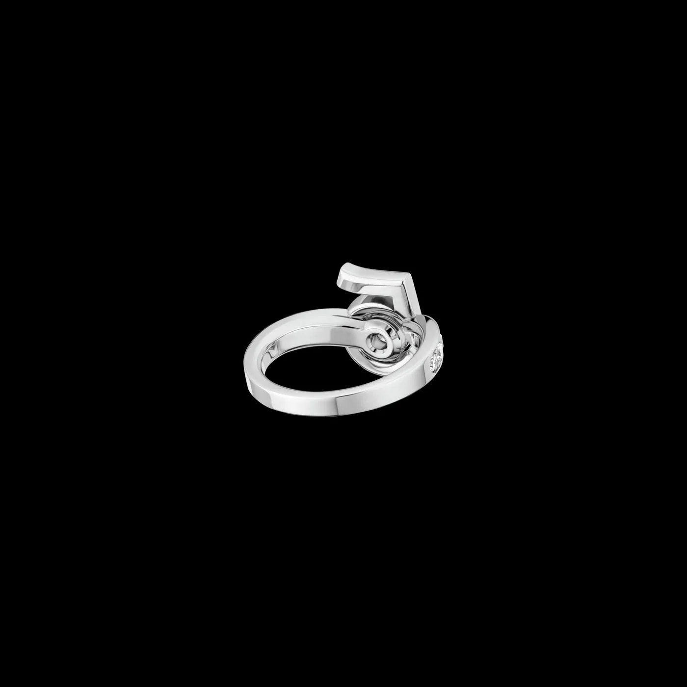 Chanel Eternal N°5 Ring White Gold - Image 3