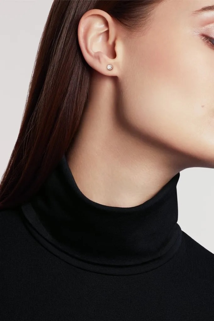 Alternative view of Chanel Eternal N°5 Transformable Earrings Beige Gold