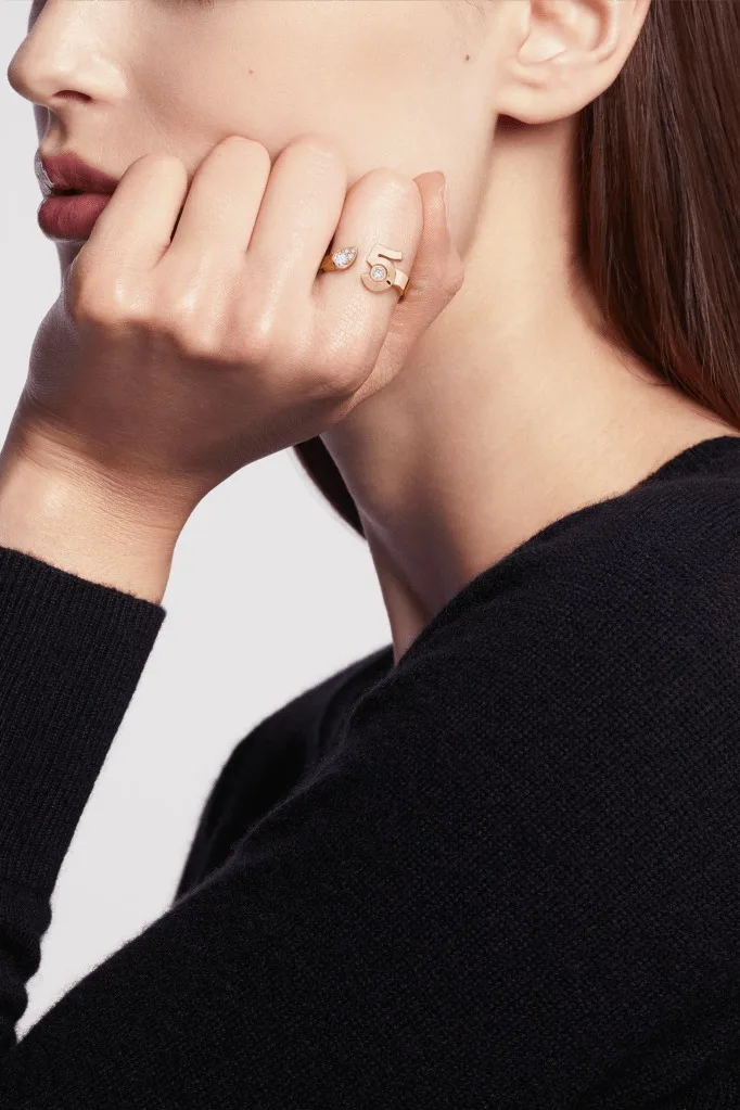 Alternative view of Chanel Extrait De N°5 Ring Beige Gold