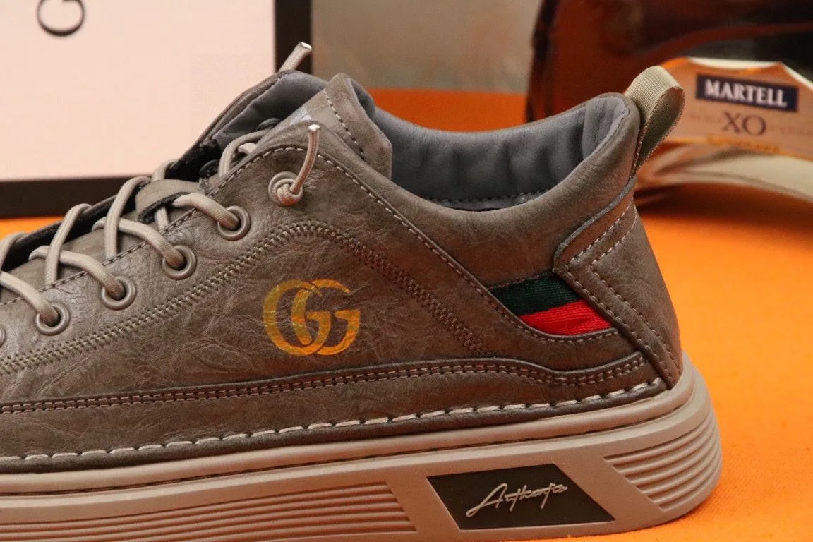 Gucci Men’s Sneakers With Logo GG Gold Web Brown - Image 5