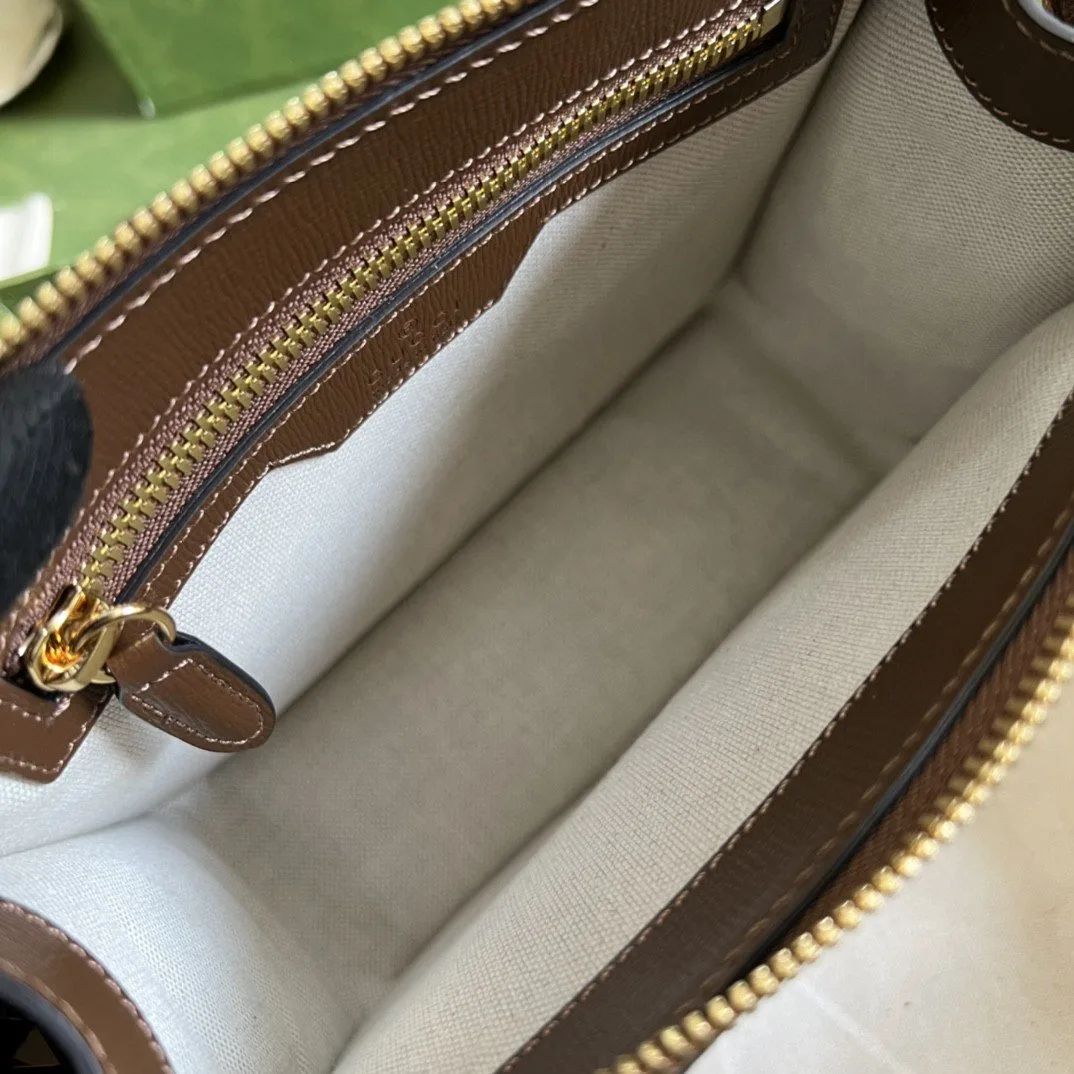 Gucci Messenger Bag With Interlocking G Beige And Ebony GG Supreme Canvas And Brown / GG 92THG - Image 5