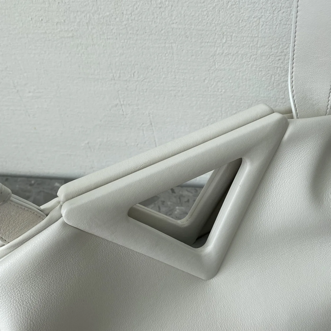 Bottega Veneta Point Chalk - Image 5