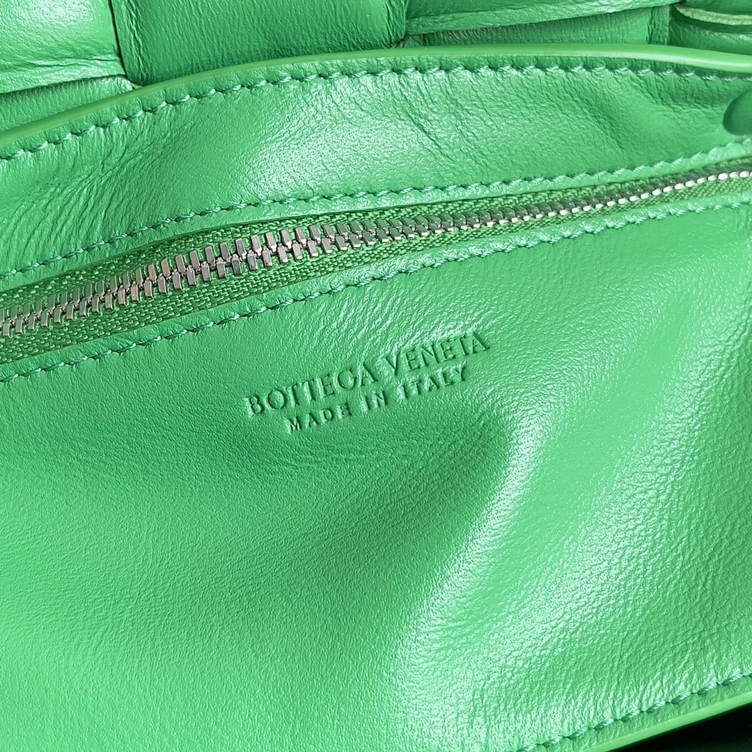 Bottega Veneta Small Padded Cassette Green - Image 5