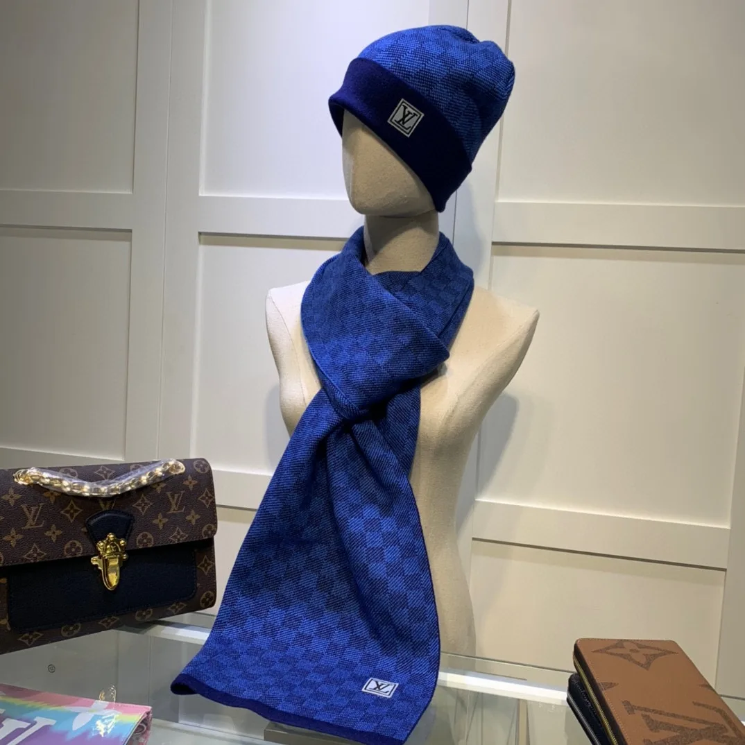 Alternative view of Louis Vuitton Beanie & Scarf Set In Red