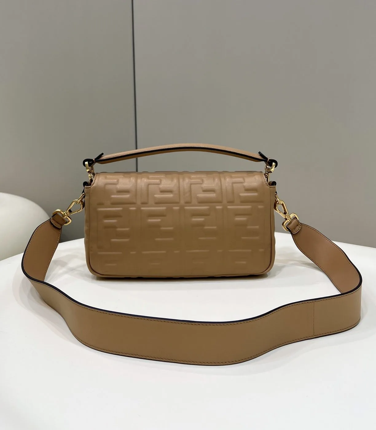Fendi Baguette Brown - Image 3