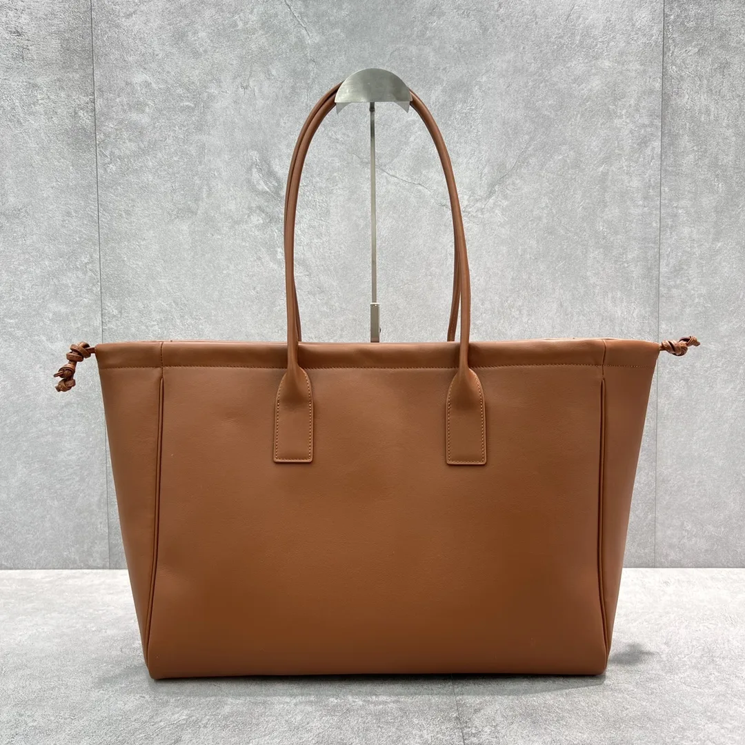 Celine Cabas Drawstring Cuir Triomphe Tan / .04LU - Image 8