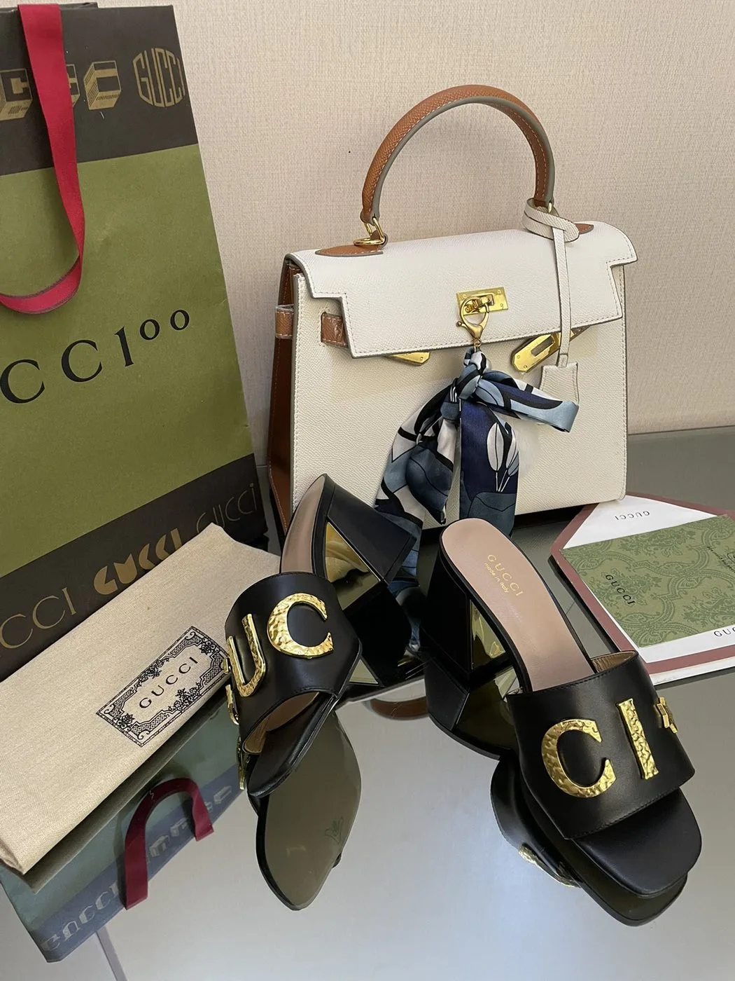 Alternative view of Gucci Women’s ‘Gucci’ Slide Sandal Black