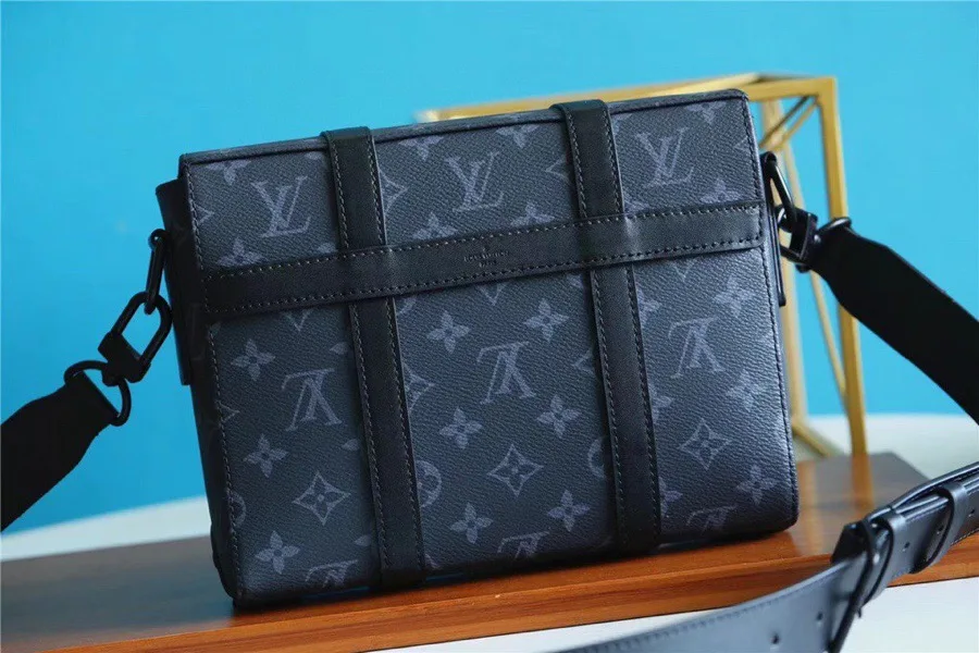 Louis Vuitton Trunk Messenger Monogram Eclipse - Image 4