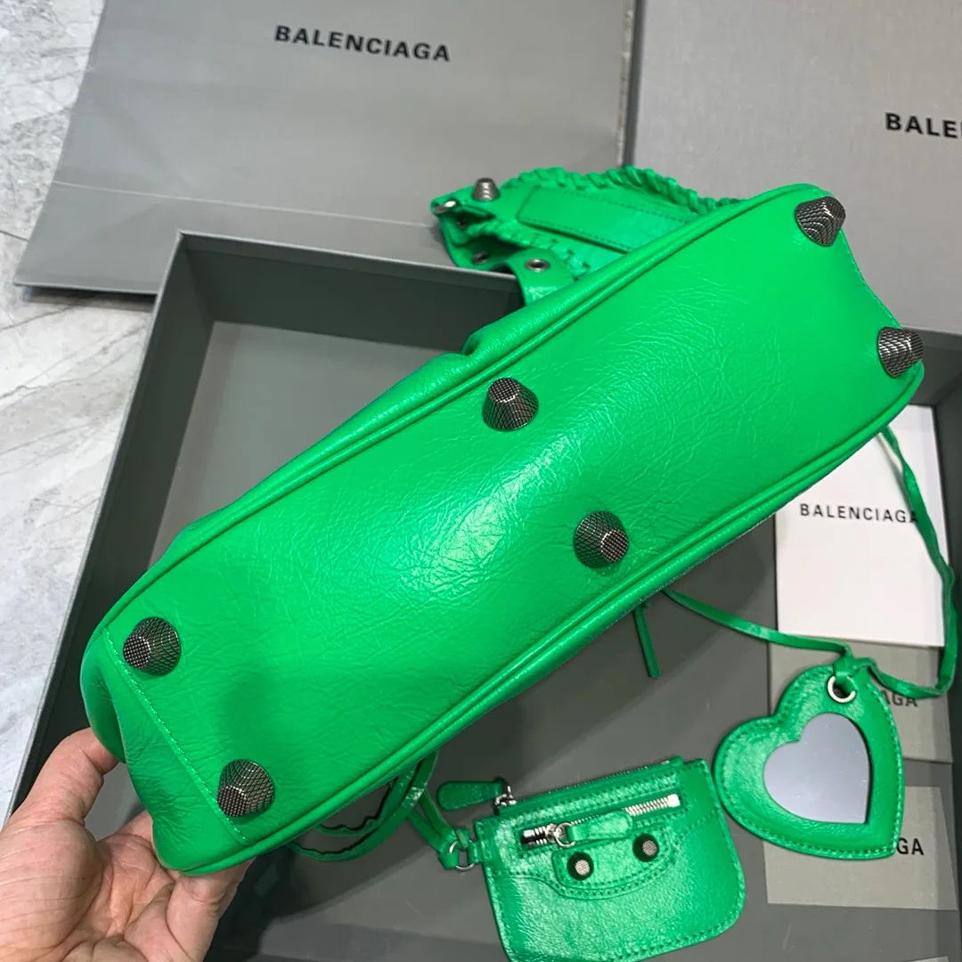 Balenciaga Le Cagole XS Shoulder Bag In Green - Image 4