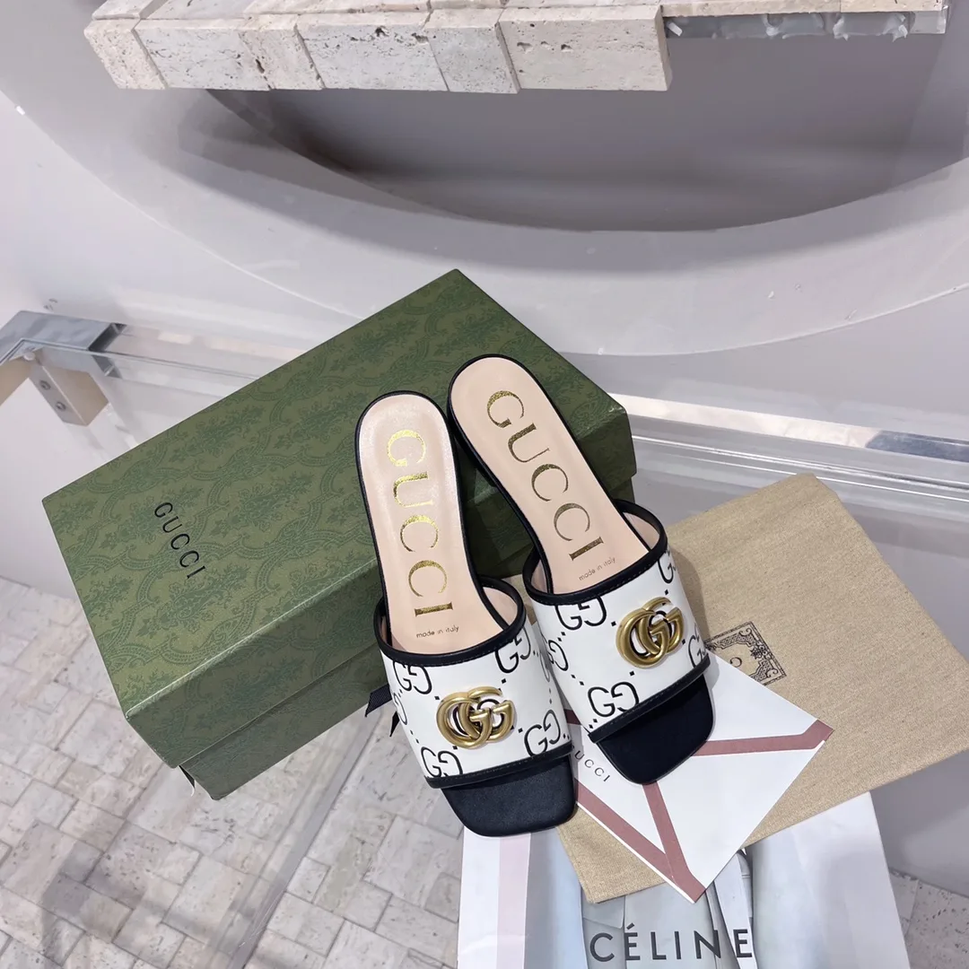 Gucci Women’s GG Raffia Effect Slide Black - Image 4
