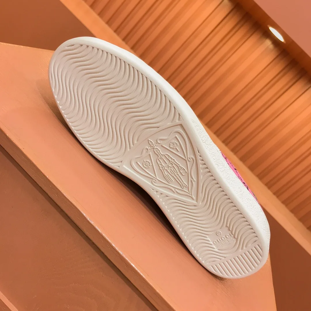 Gucci x Adidas Men’s With GG Sneakers Pink - Image 2