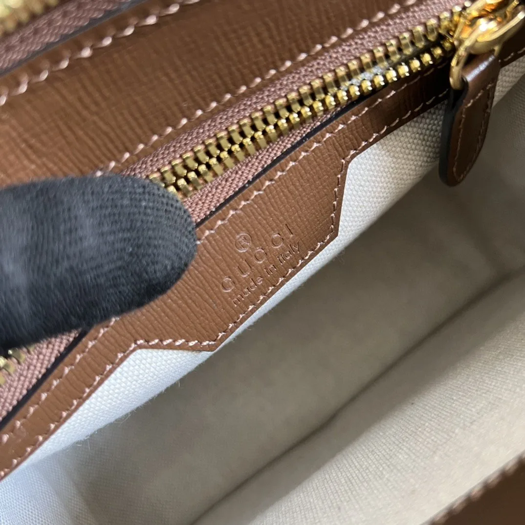 Gucci Messenger Bag With Interlocking G Beige And Ebony GG Supreme Canvas And Brown / GG 92THG - Image 3