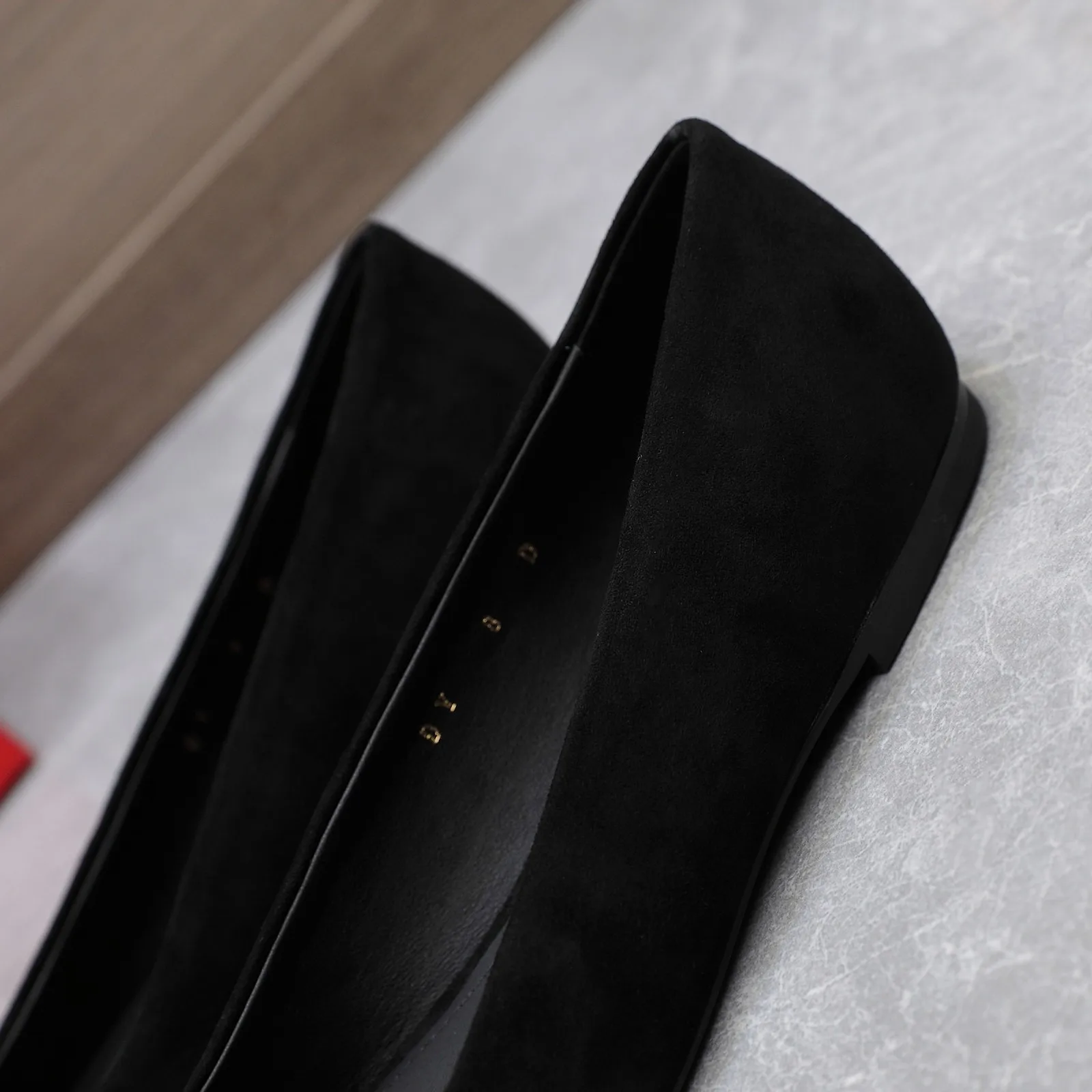 Ferragamo Ballet Flat With Asymmetric Bow Black 01H388 - Image 10