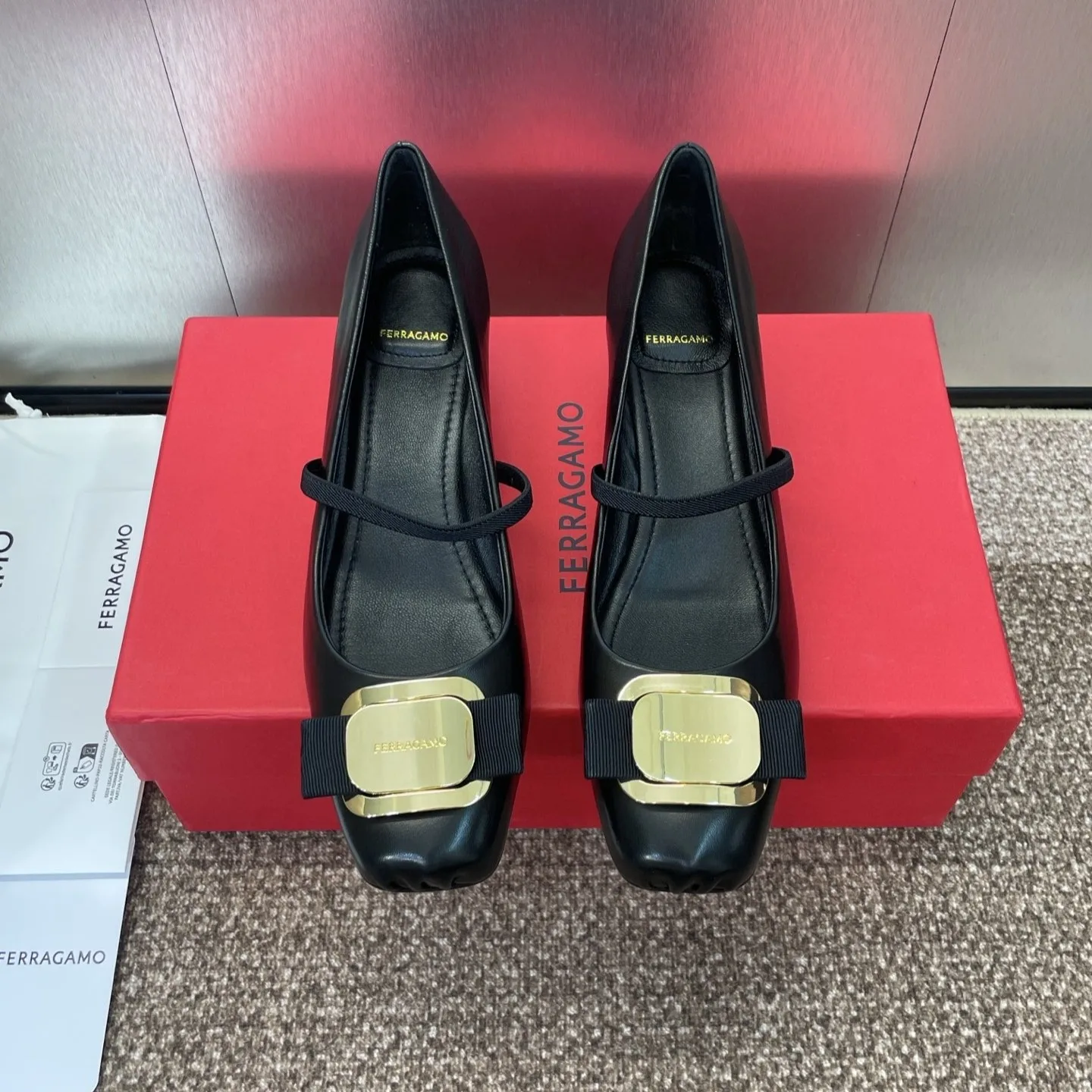 Ferragamo New Vara Plate Pump Black 01K093 - Image 3