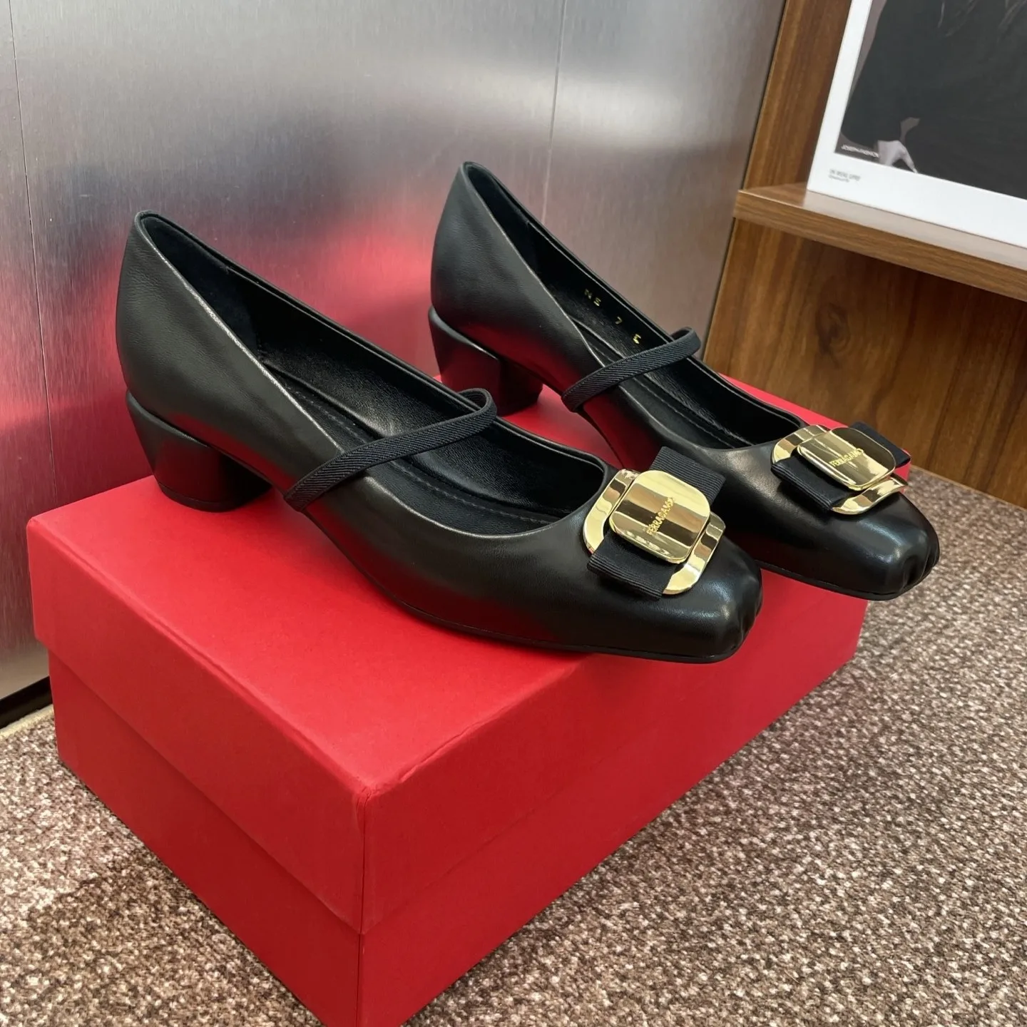 Ferragamo New Vara Plate Pump Black 01K093 - Image 8