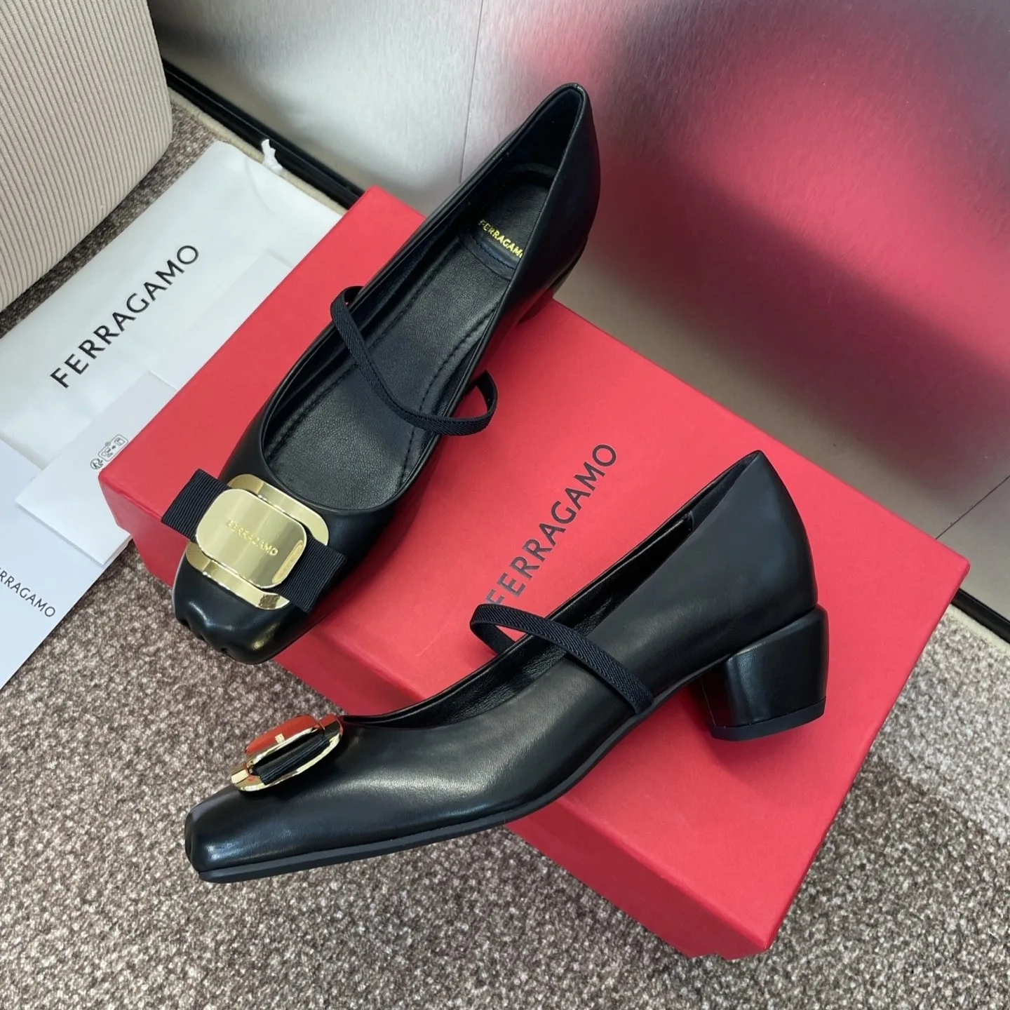 Ferragamo New Vara Plate Pump Black 01K093 - Image 9