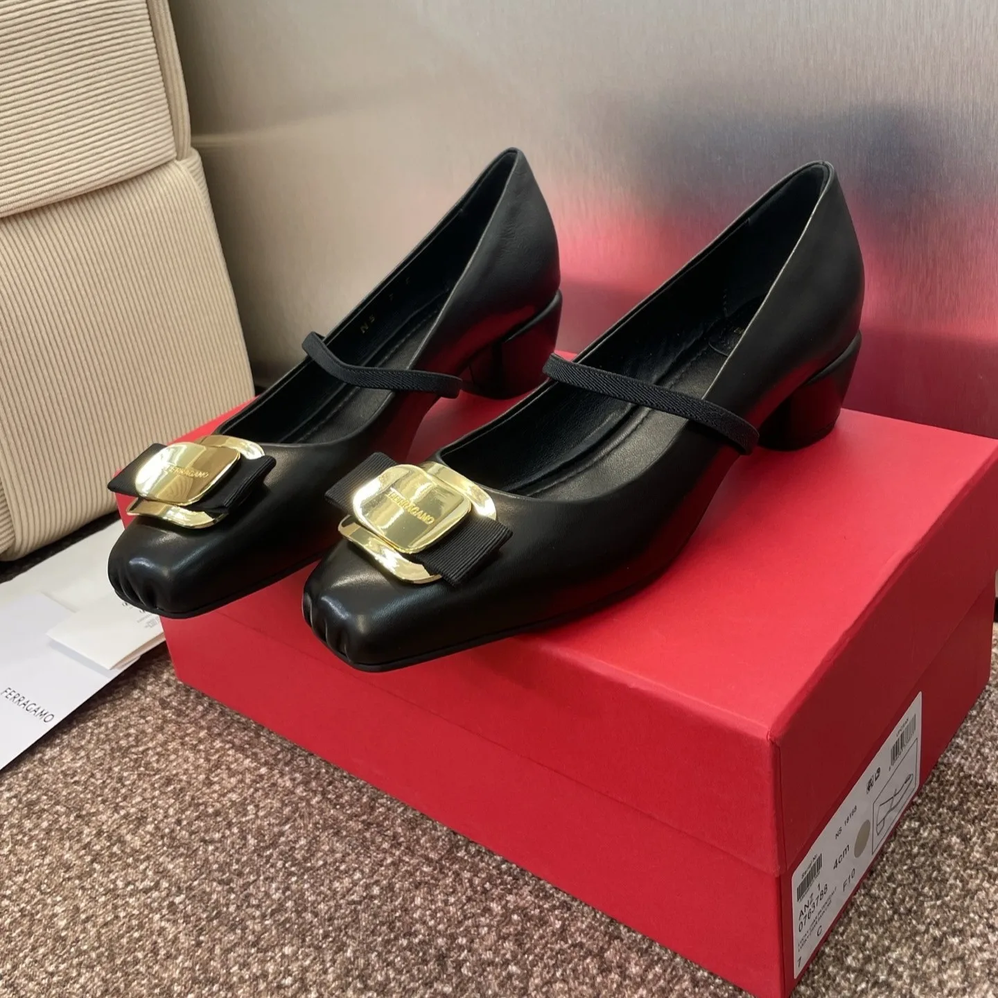 Ferragamo New Vara Plate Pump Black 01K093 - Image 11