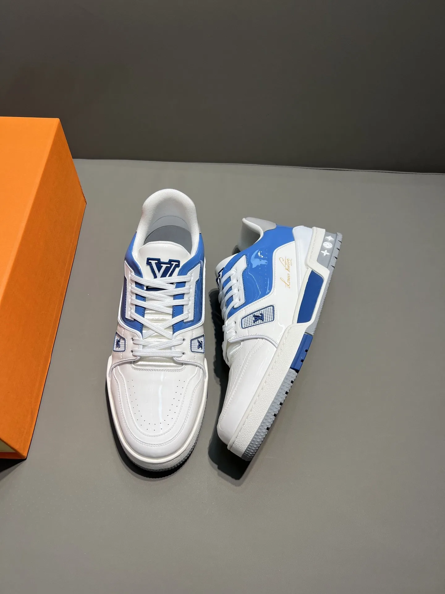 Alternative view of Louis Vuitton Trainer Sneaker White/Blue Virgil Abloh