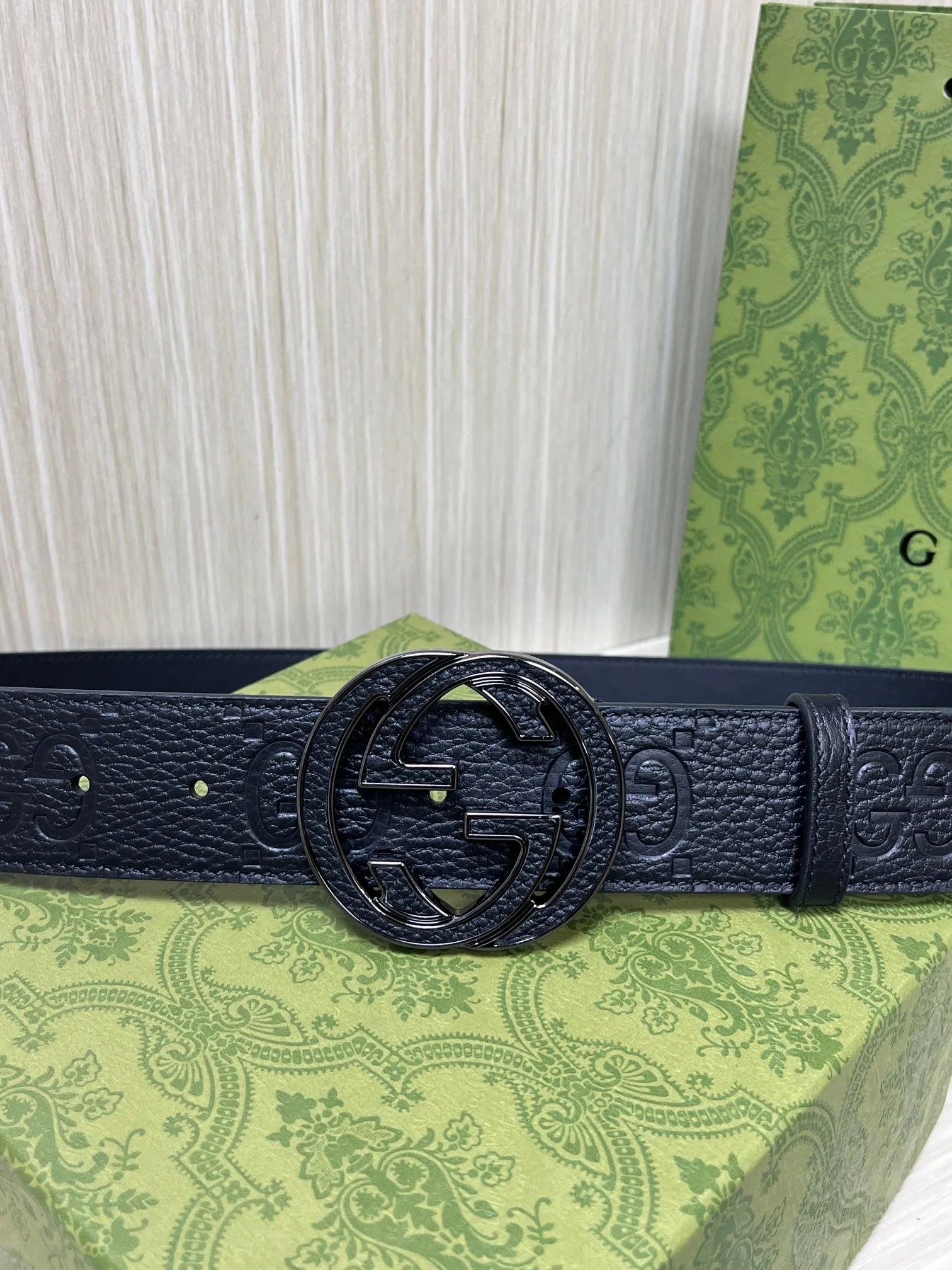 Gucci GG Marmont Circle Buckle Belt Black Leather With Black Trim - Image 4