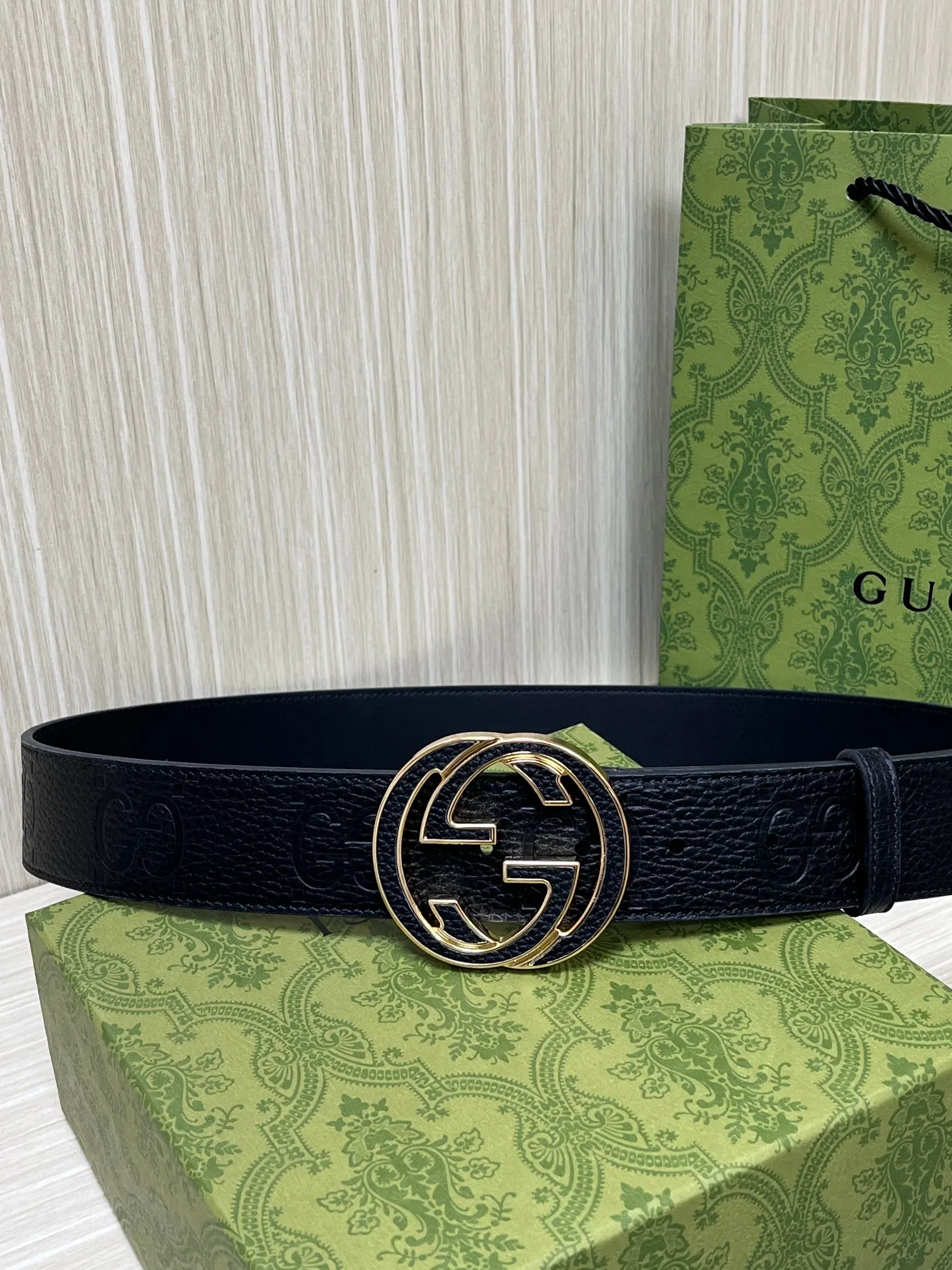 Gucci GG Marmont Circle Buckle Belt Black Leather With Gold Trim - Image 5