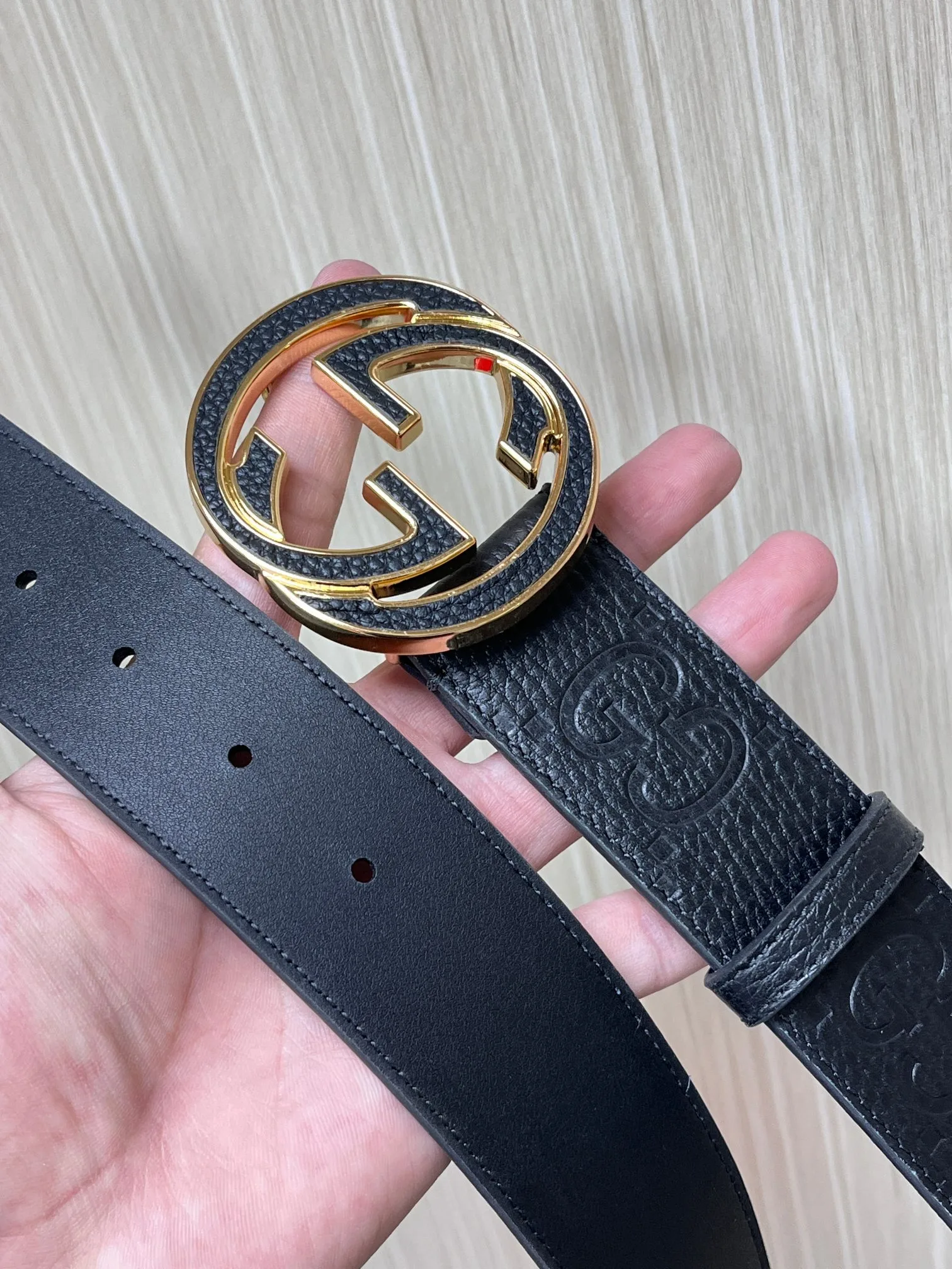 Gucci GG Marmont Circle Buckle Belt Black Leather With Gold Trim - Image 6