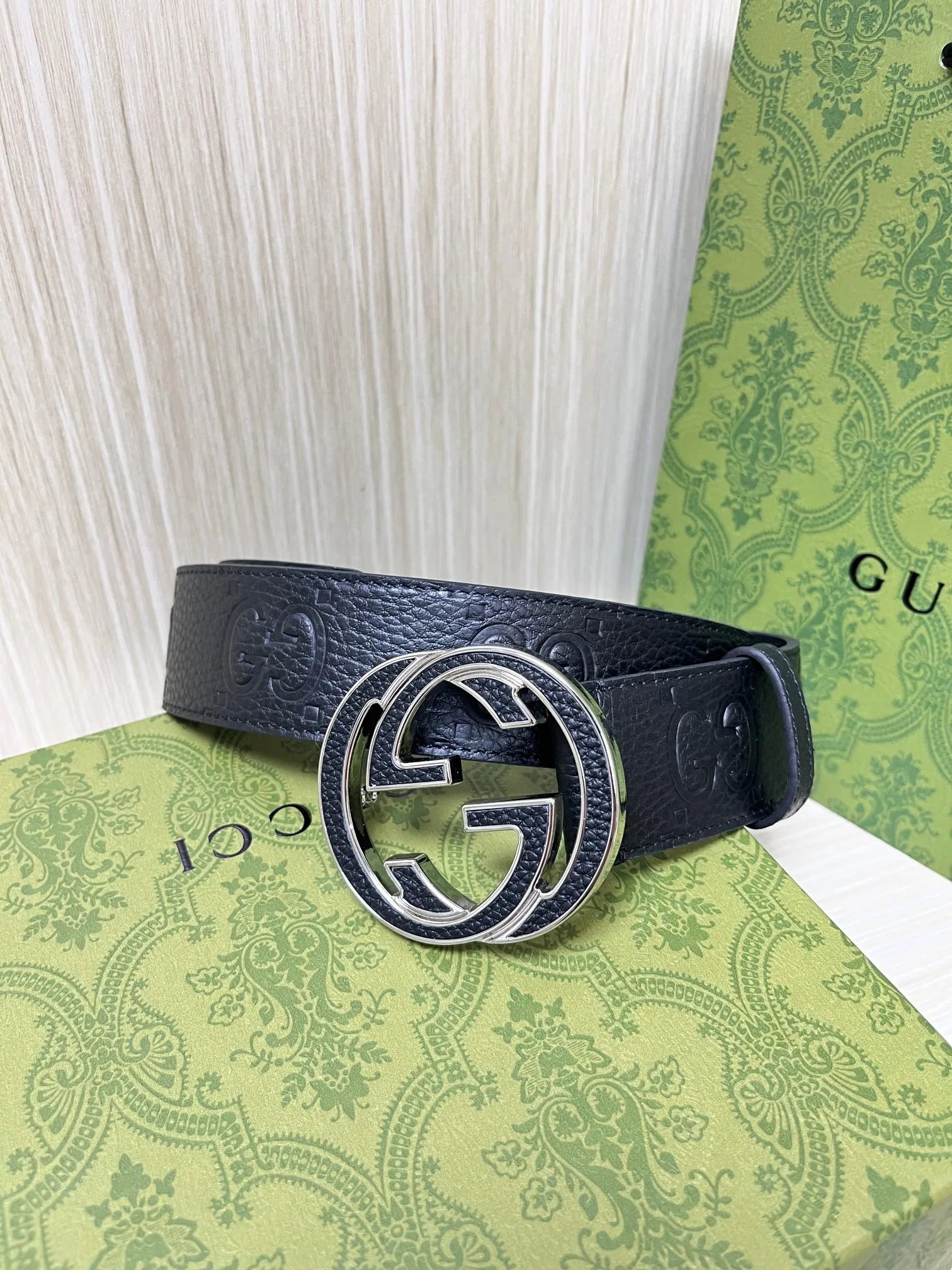 Gucci GG Marmont Circle Buckle Belt Black Leather With Silver Trim - Image 4