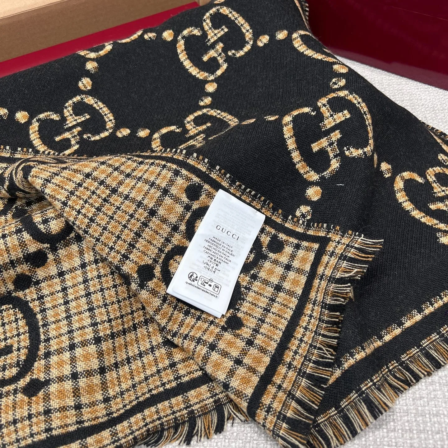 Gucci Check GG Scarf Black And Beige / - Image 4