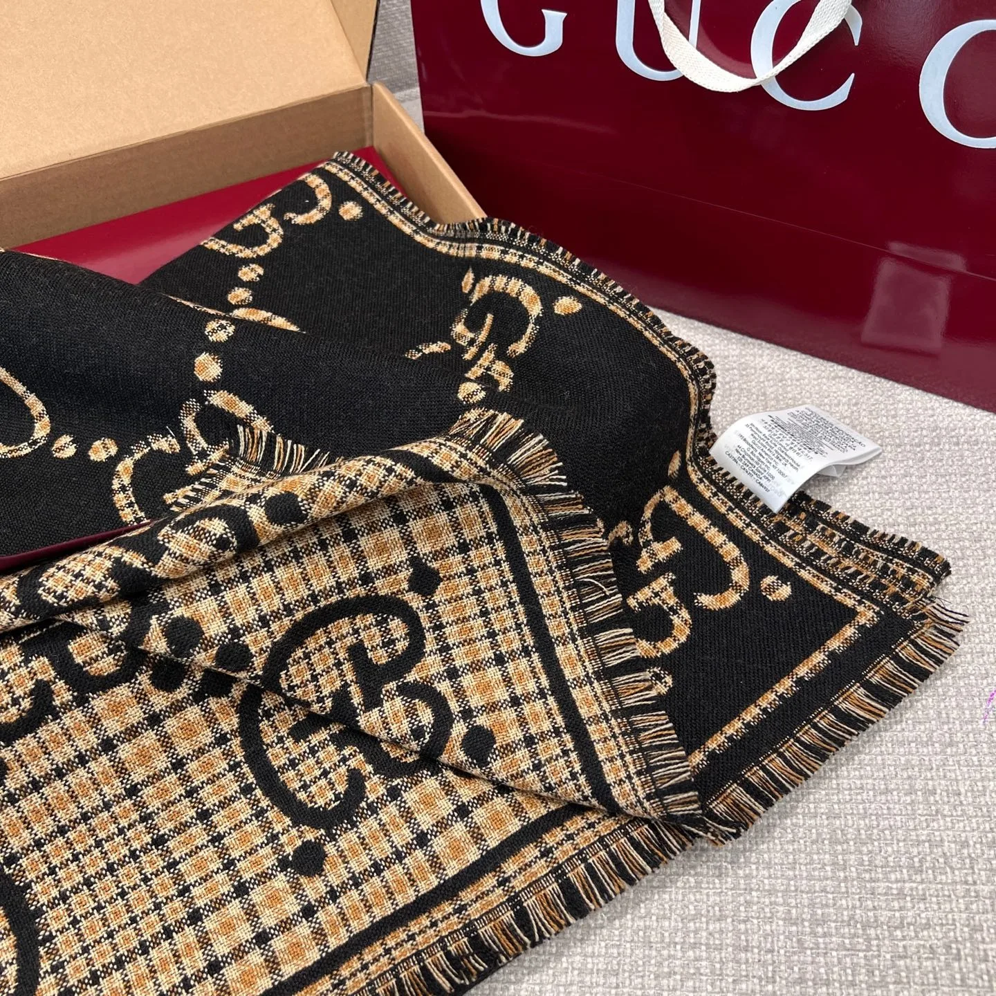 Gucci Check GG Scarf Black And Beige / - Image 3