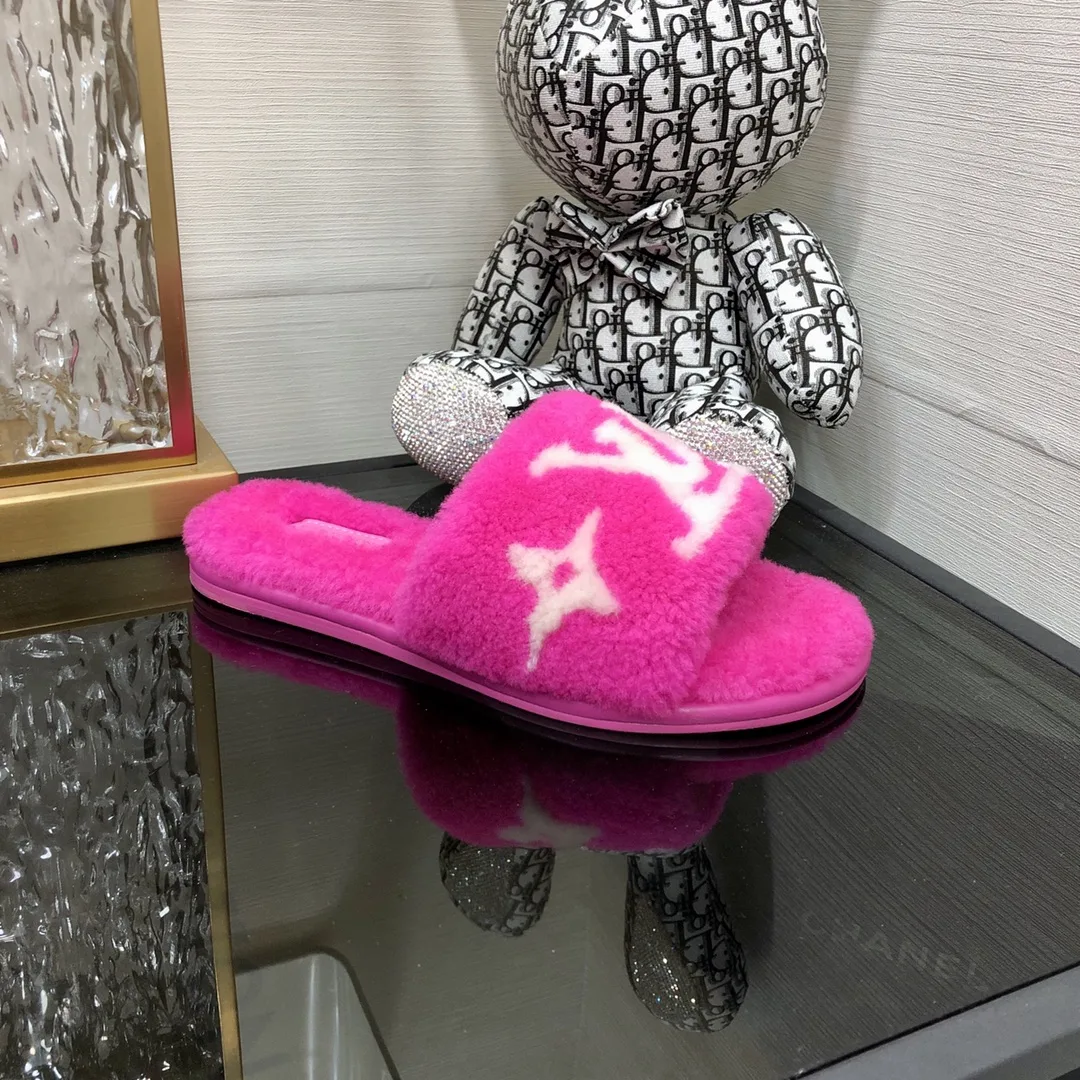 Louis Vuitton Women’s Magnetic Flat Mule Pink - Image 3