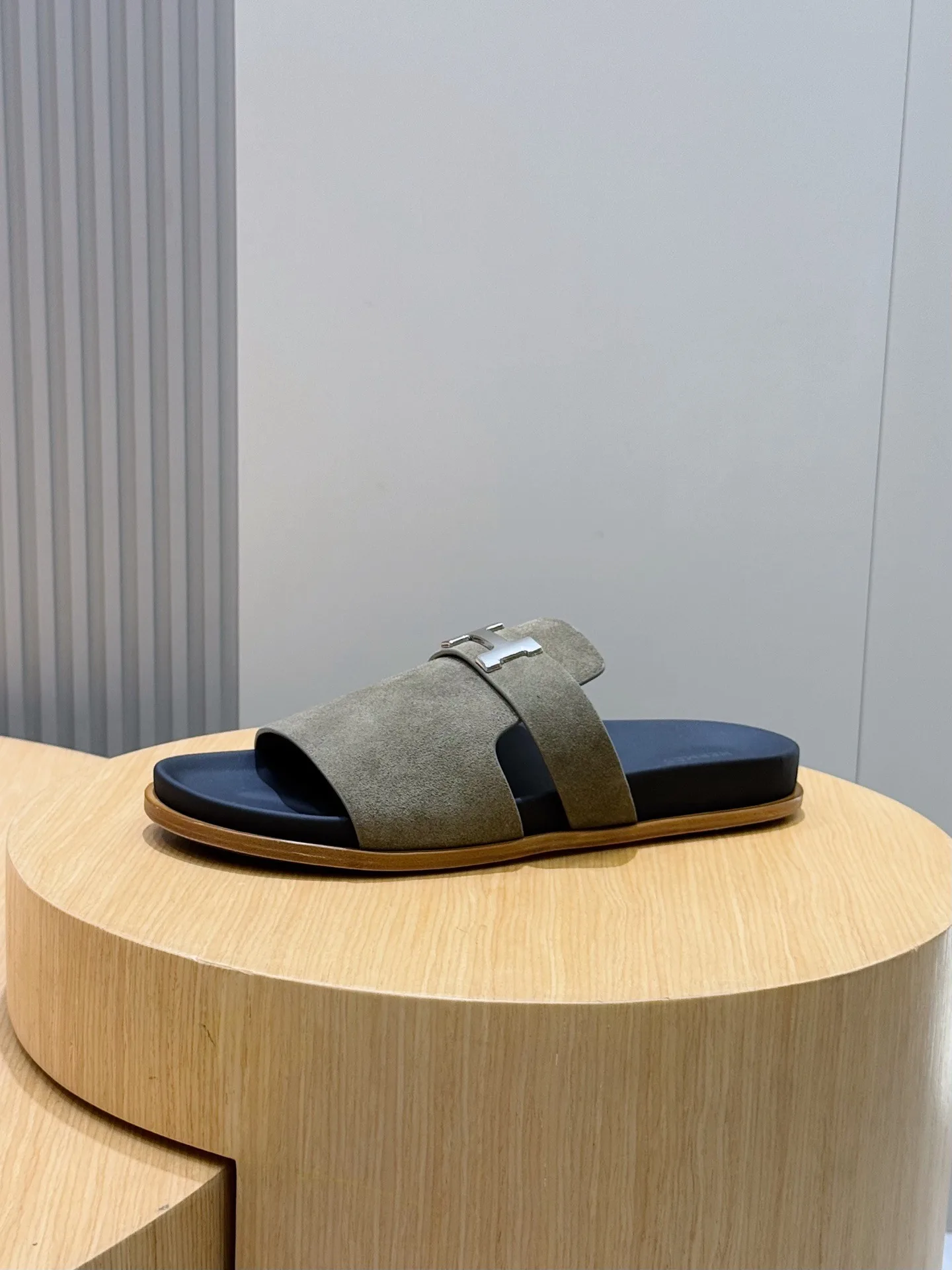Hermes Jaures Sandals Etoupe - Image 2