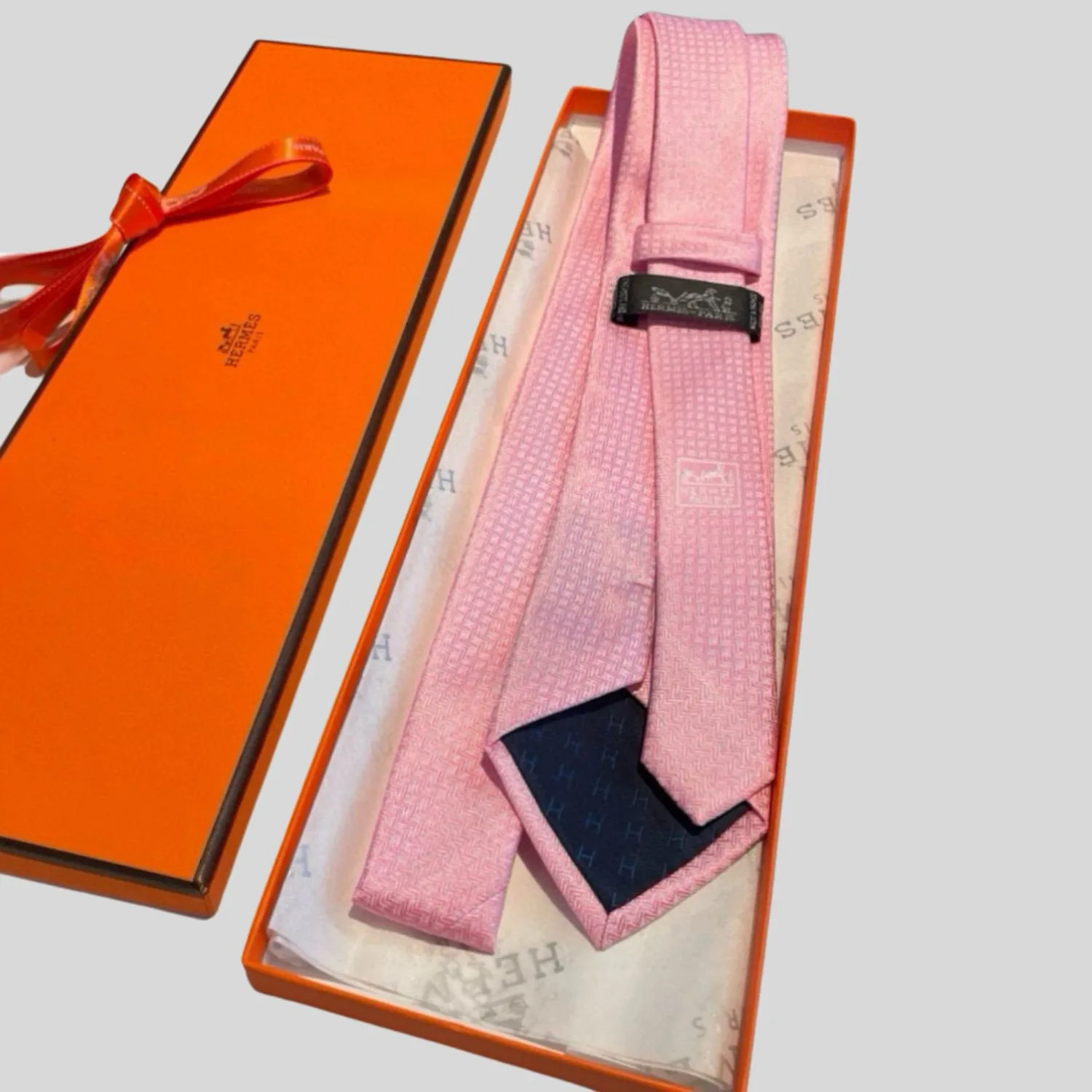 Hermes Elegent Rose Silk Tie - Image 4