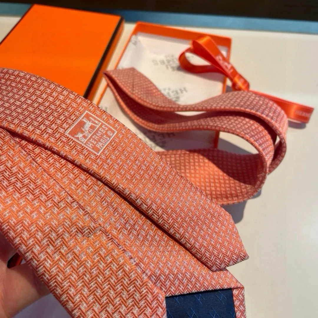 Hermes Elegent Orange Silk Tie - Image 3