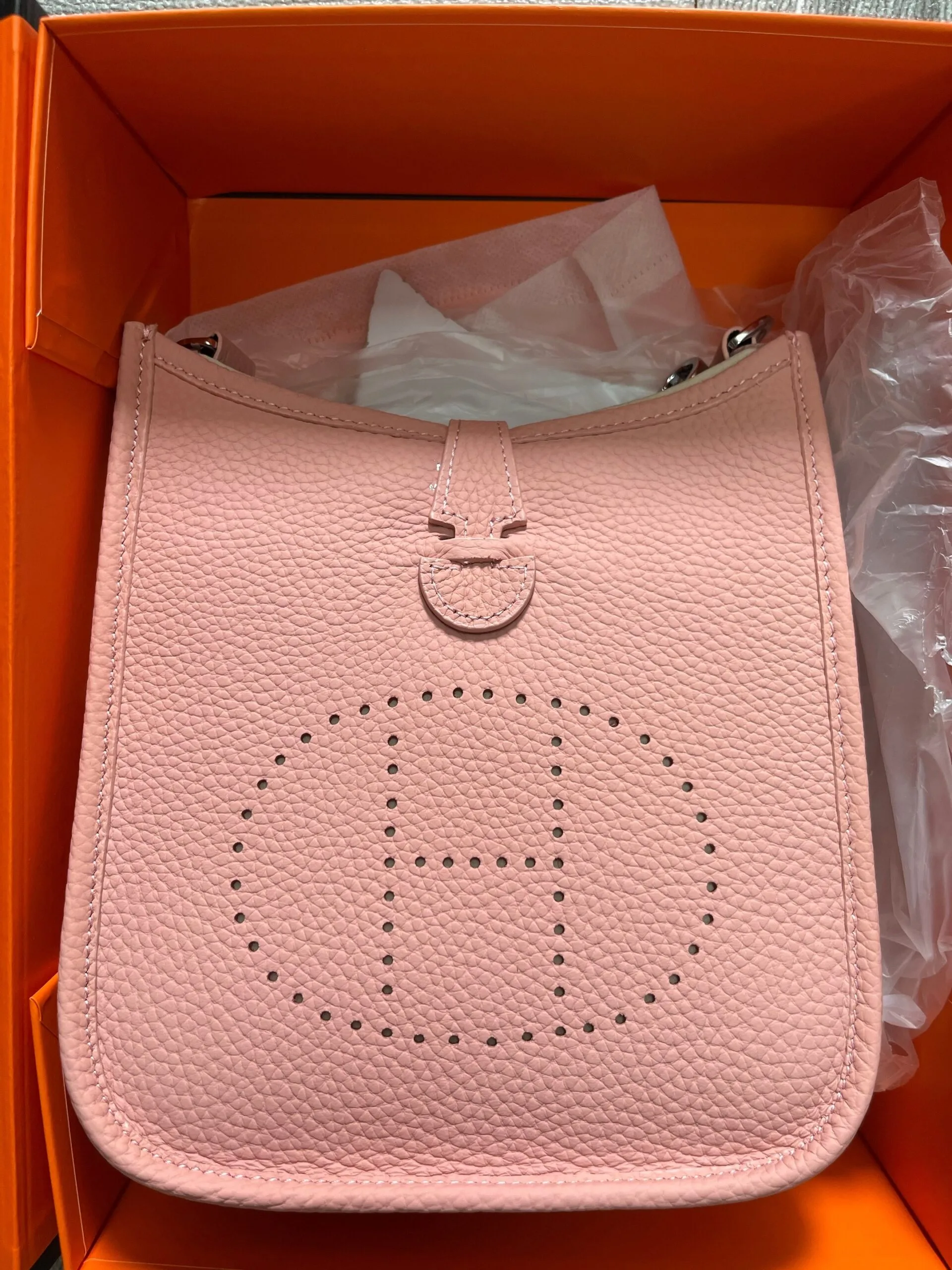 Alternative view of Hermes Evelyne 16 Amazone Bag Rose Sakura /