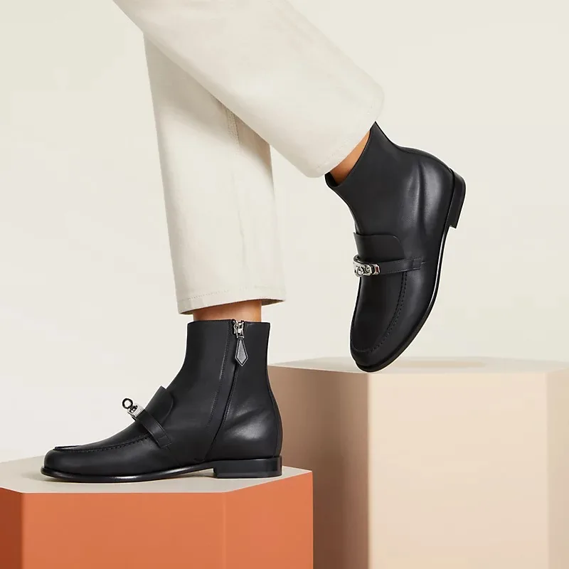 Hermes Kelsy Ankle Boots Noir - Image 2