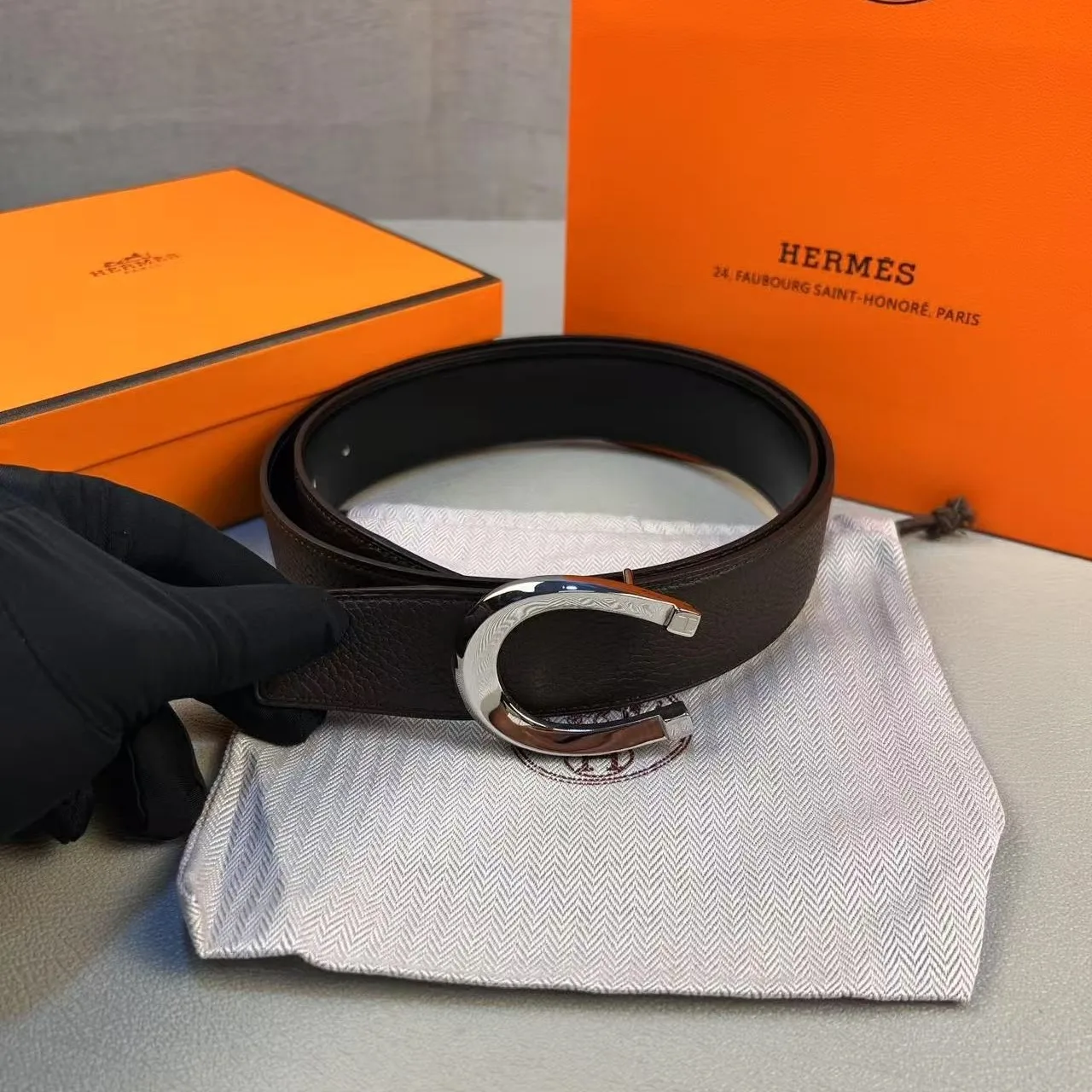Hermès Luck Belt Buckle Reversible Leather Strap Noir/Chocolat - Image 3
