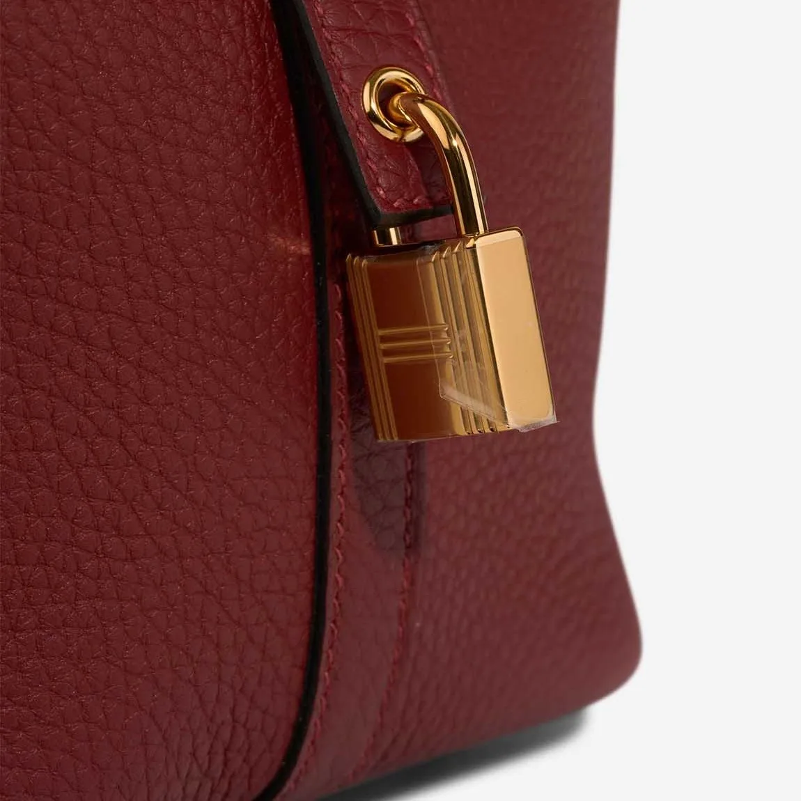 Hermes Picotin 18 Taurillon Clemence Rouge H Top Handle Bag / Red Gold Hardware - Image 6