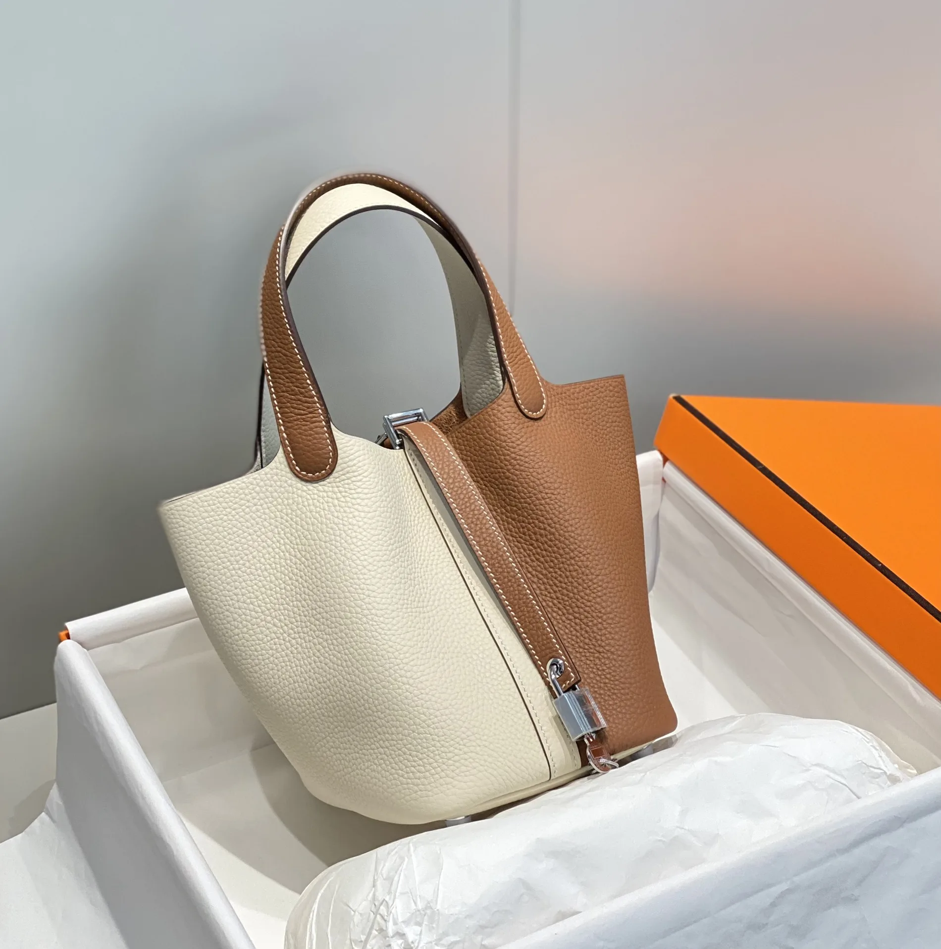 Hermes Picotin Lock 18 Bag Cream/Brown / - Image 2