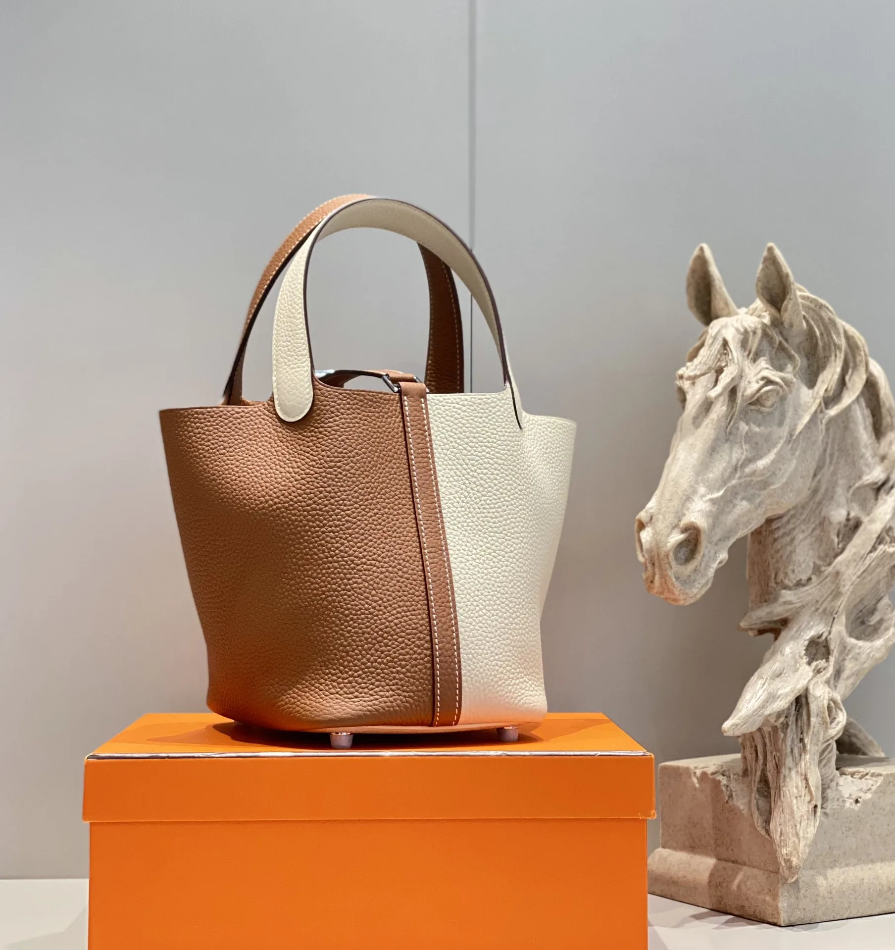 Hermes Picotin Lock 18 Bag Cream/Brown / - Image 4