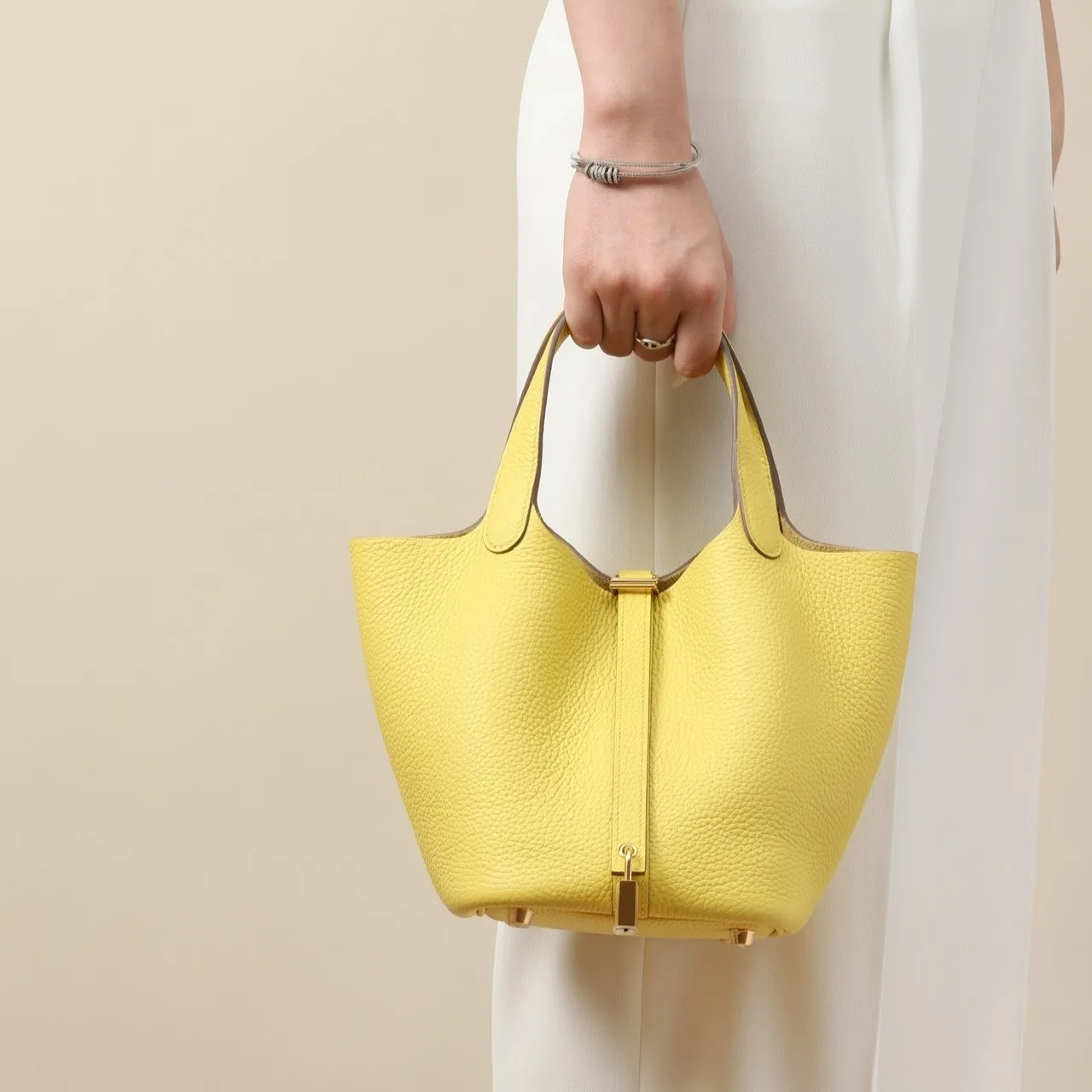 Alternative view of Hermes Picotin Lock 18 Bag Limoncello /
