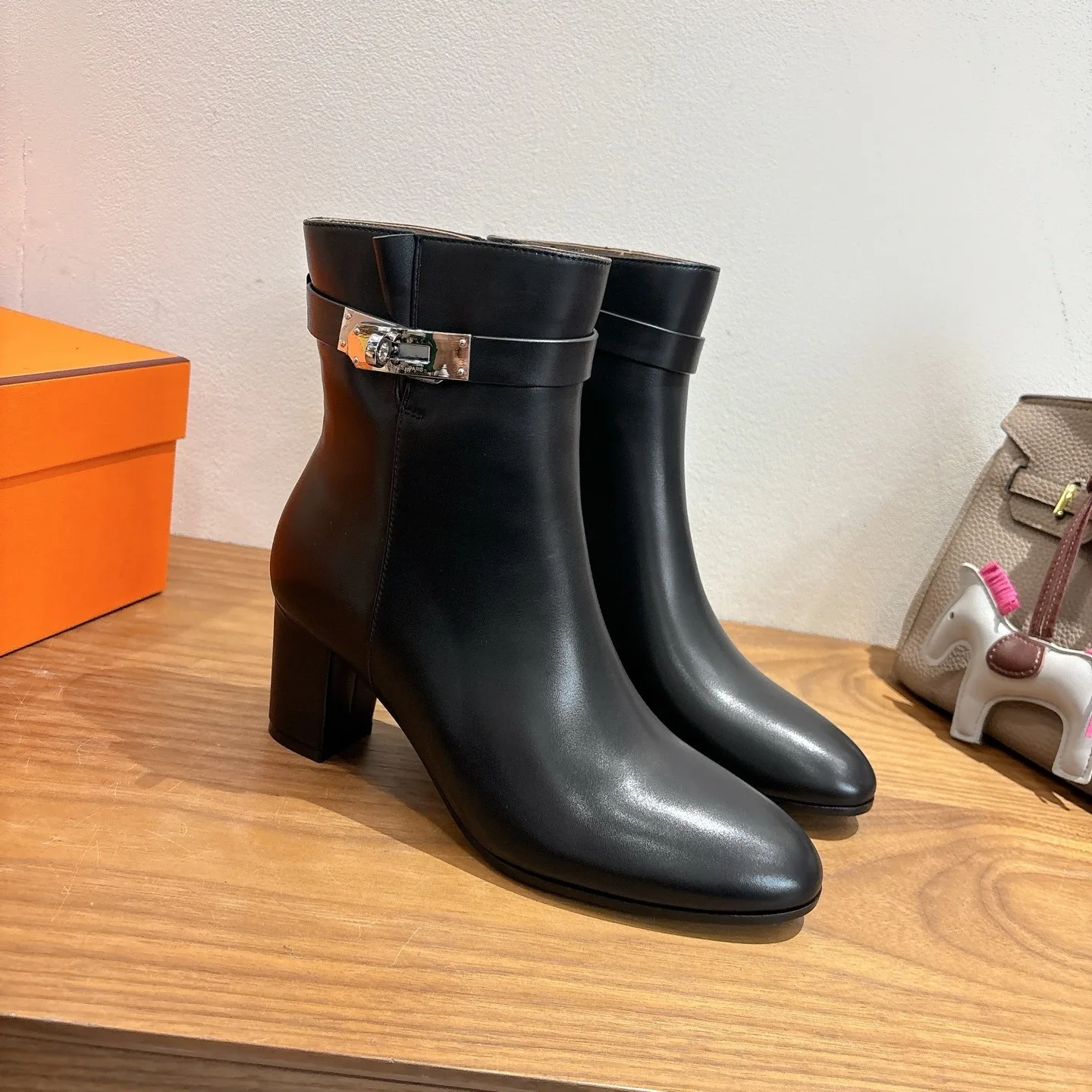 Hermes Saint Germain Ankle Boots Noir - Image 4