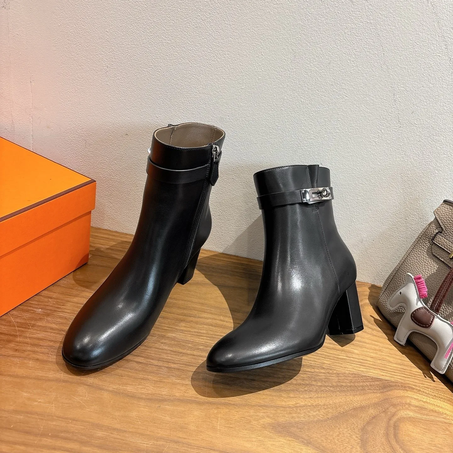 Hermes Saint Germain Ankle Boots Noir - Image 7