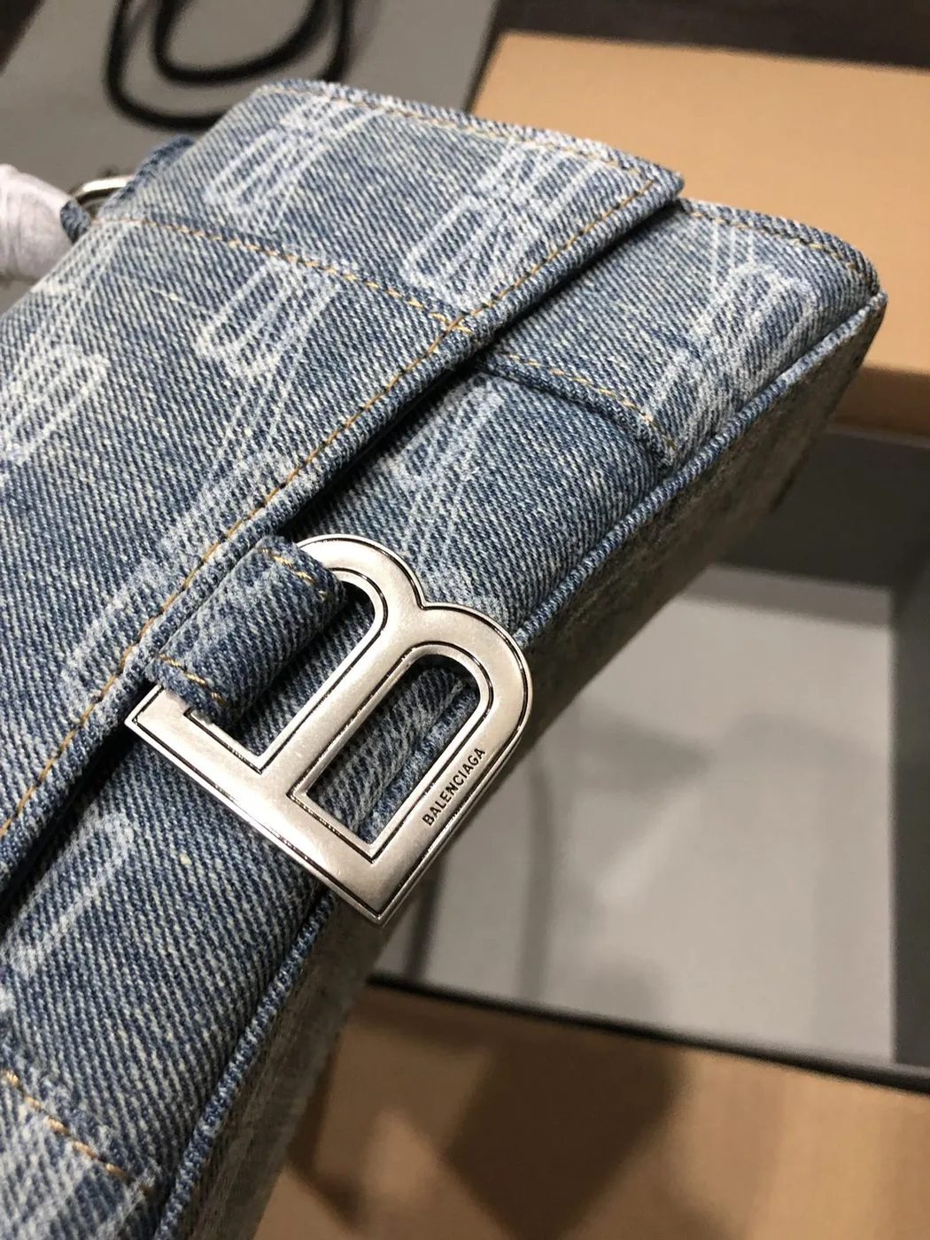 Balenciaga Hourglass XS Handbag Bb Monogram Bleached Denim In Blue / - Image 3