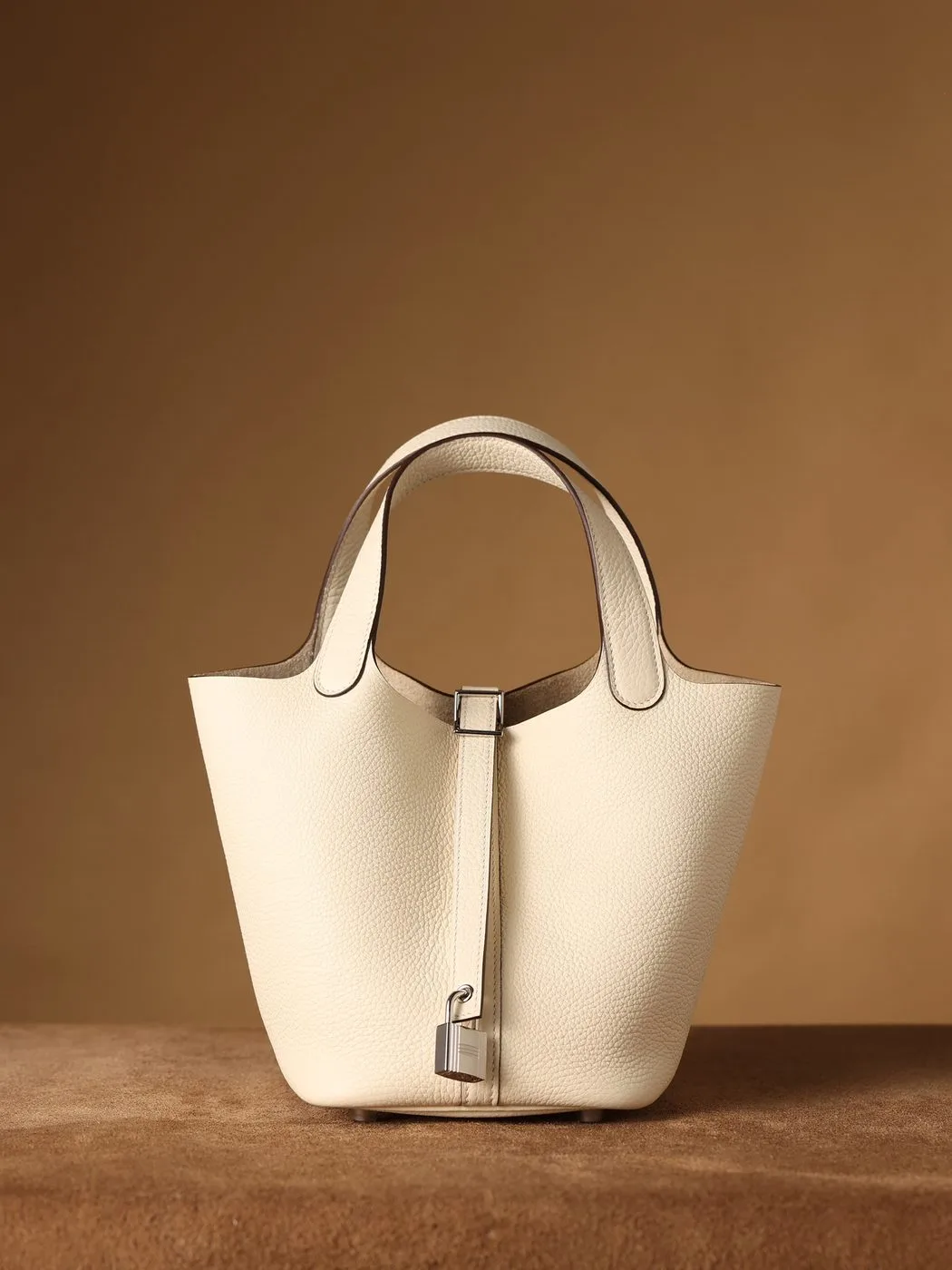 Alternative view of Hermes Picotin Lock 18 Cream Bag
