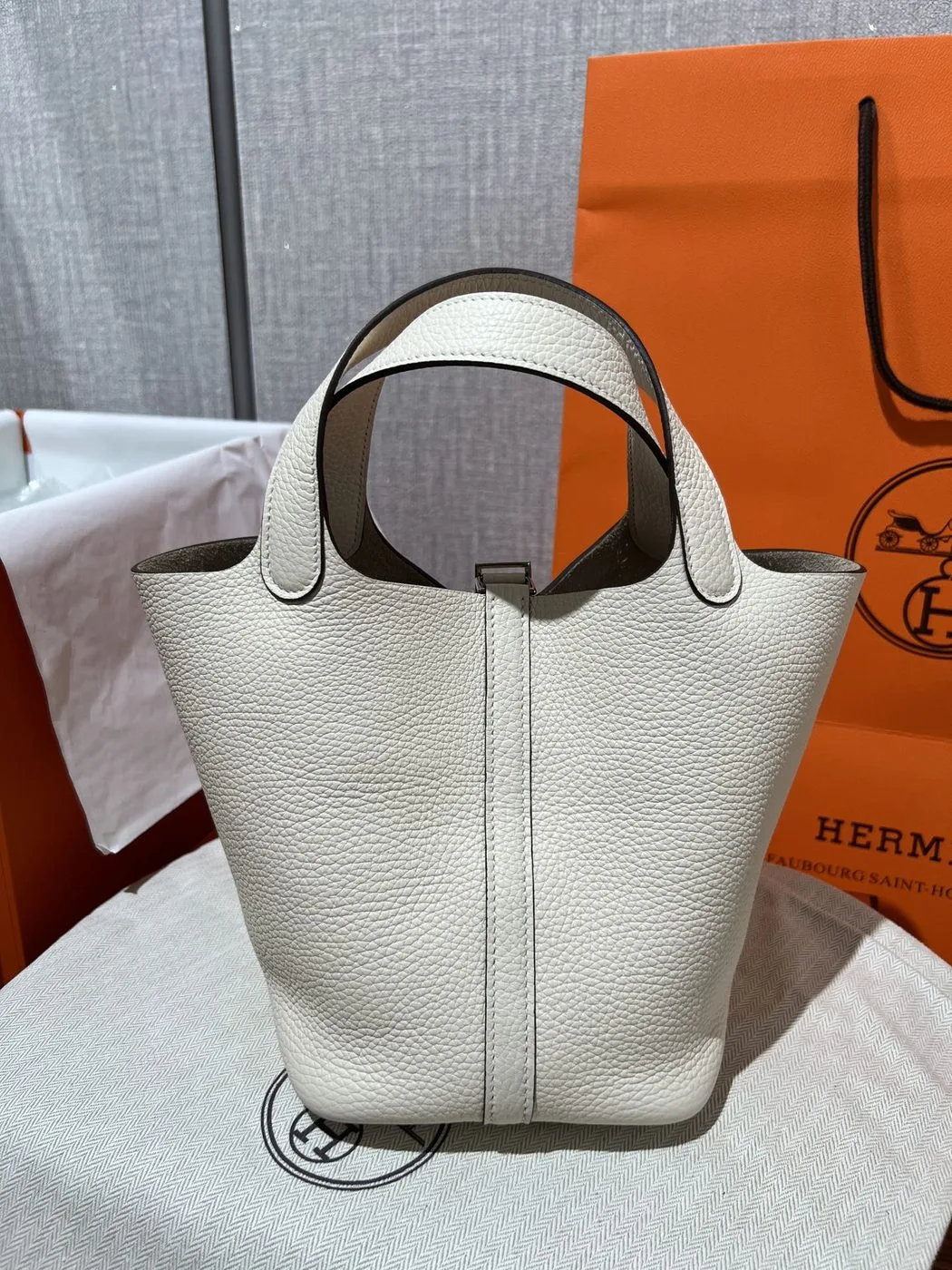 Hermes Picotin Lock 18 White Bag - Image 3