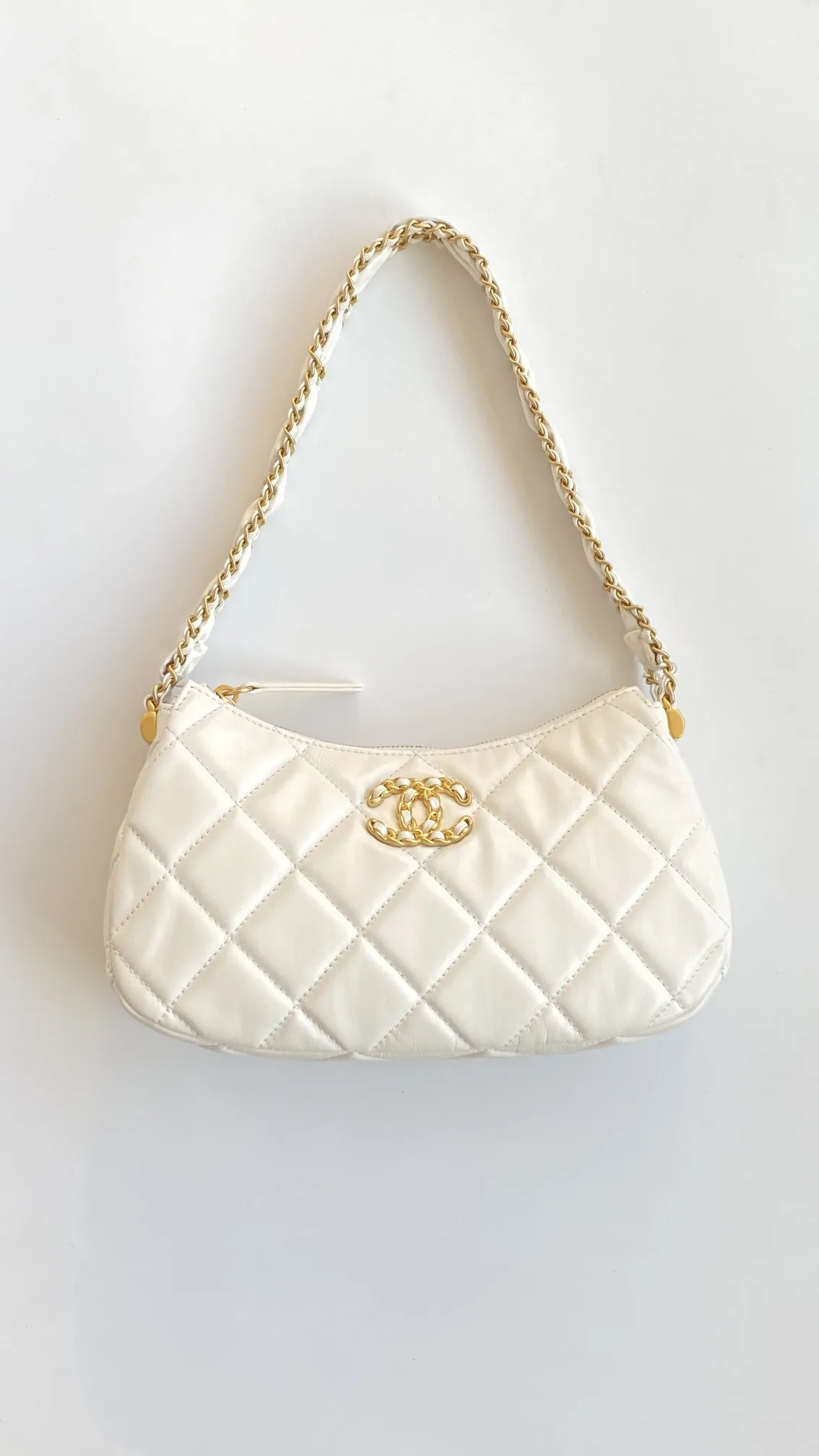 Chanel 23K Calfskin White Hobo Bag 9,/ - Image 4